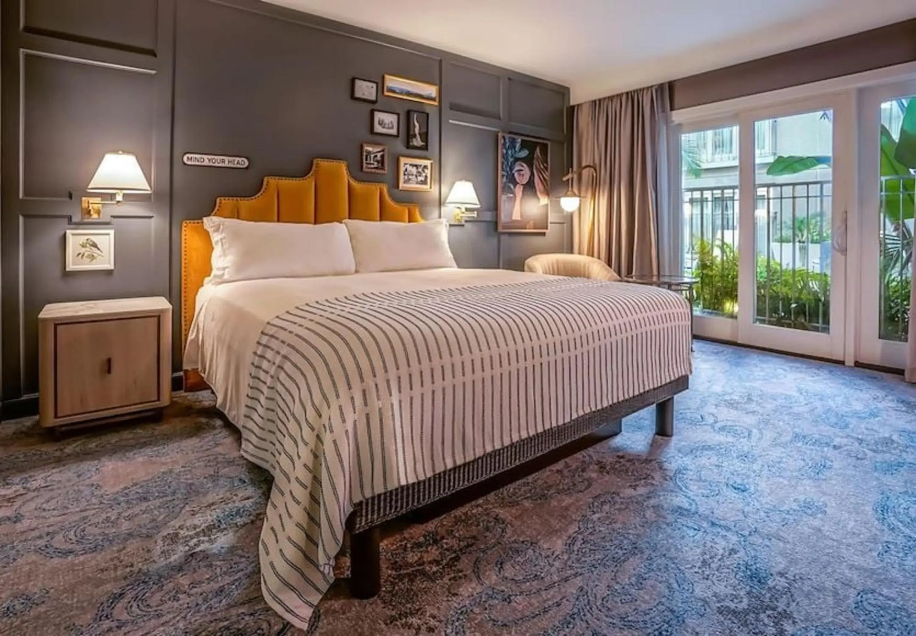 Bed in Hotel Amarano Burbank-Hollywood Bed in Hotel Amarano Burbank-Hollywood