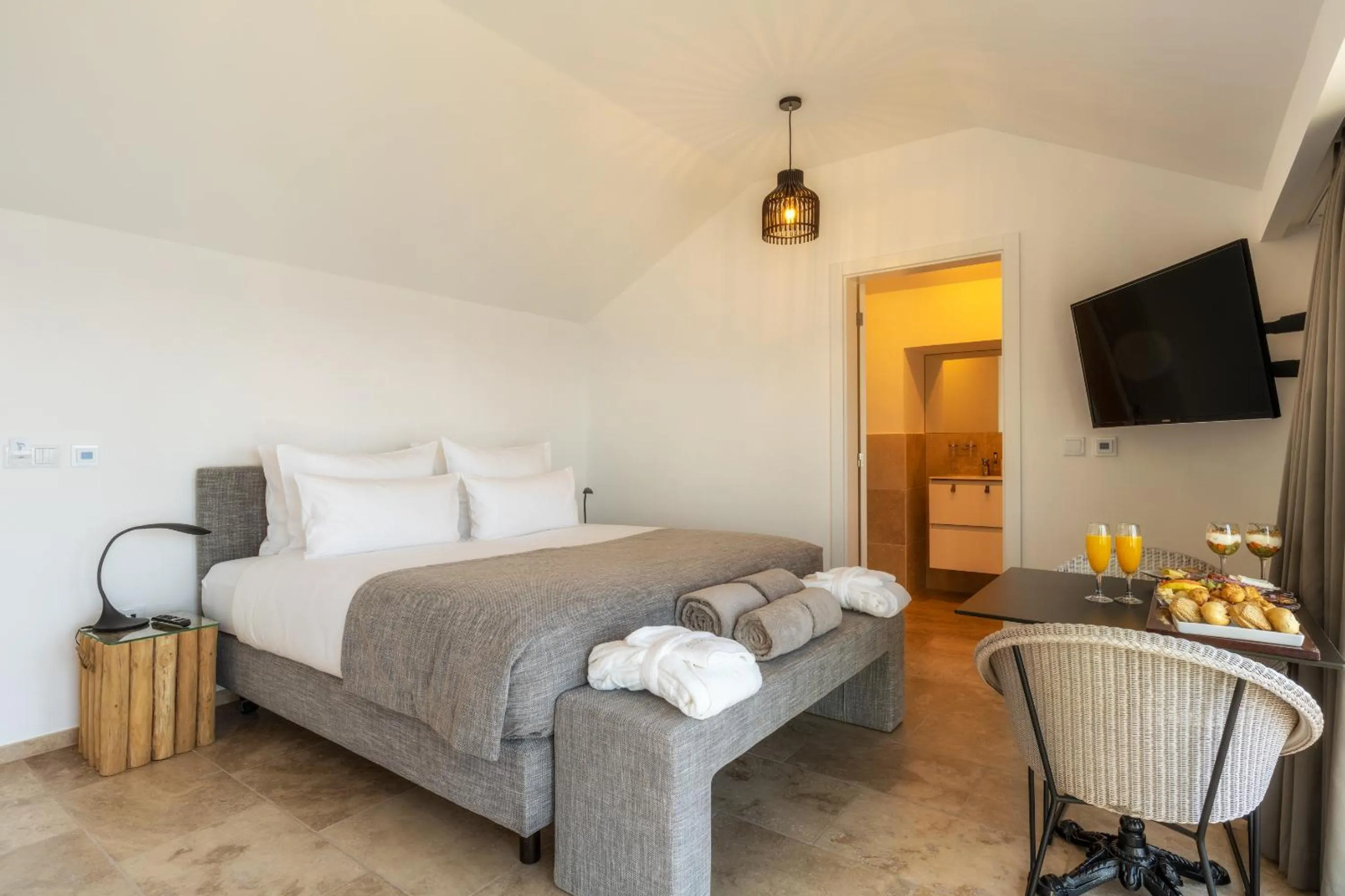 Bed in Escarpa - The Madeira Hideaway