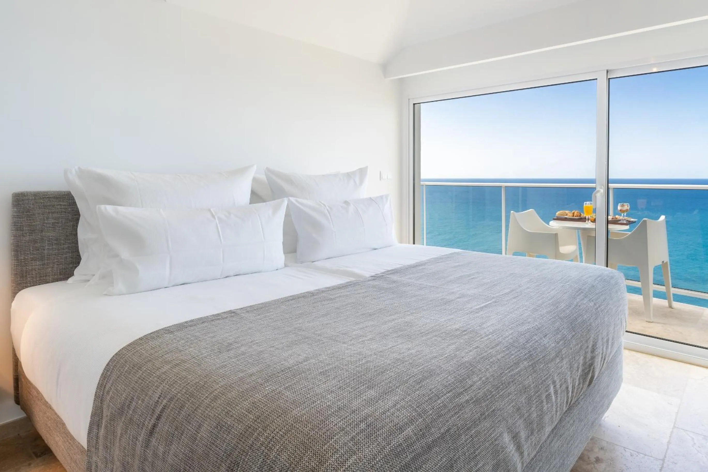 Bed in Escarpa - The Madeira Hideaway