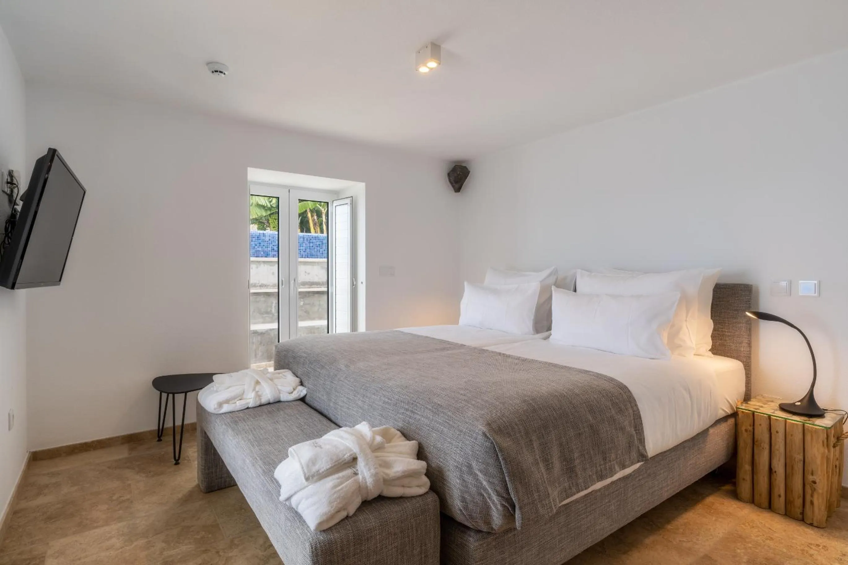 Bed in Escarpa - The Madeira Hideaway