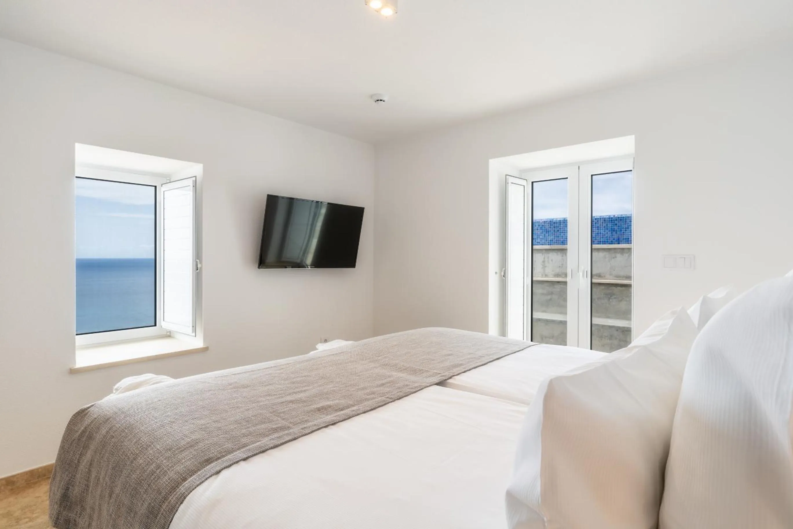 Bed in Escarpa - The Madeira Hideaway