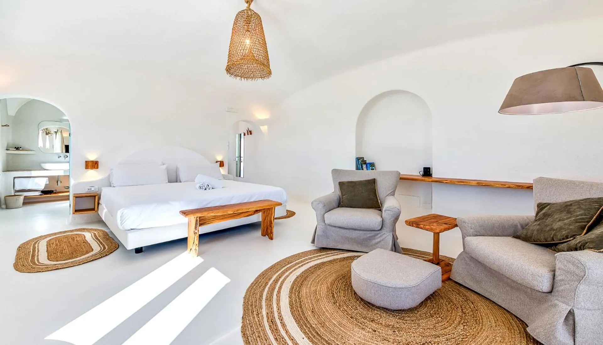 Bed in Villa Ravino Secret Retreat