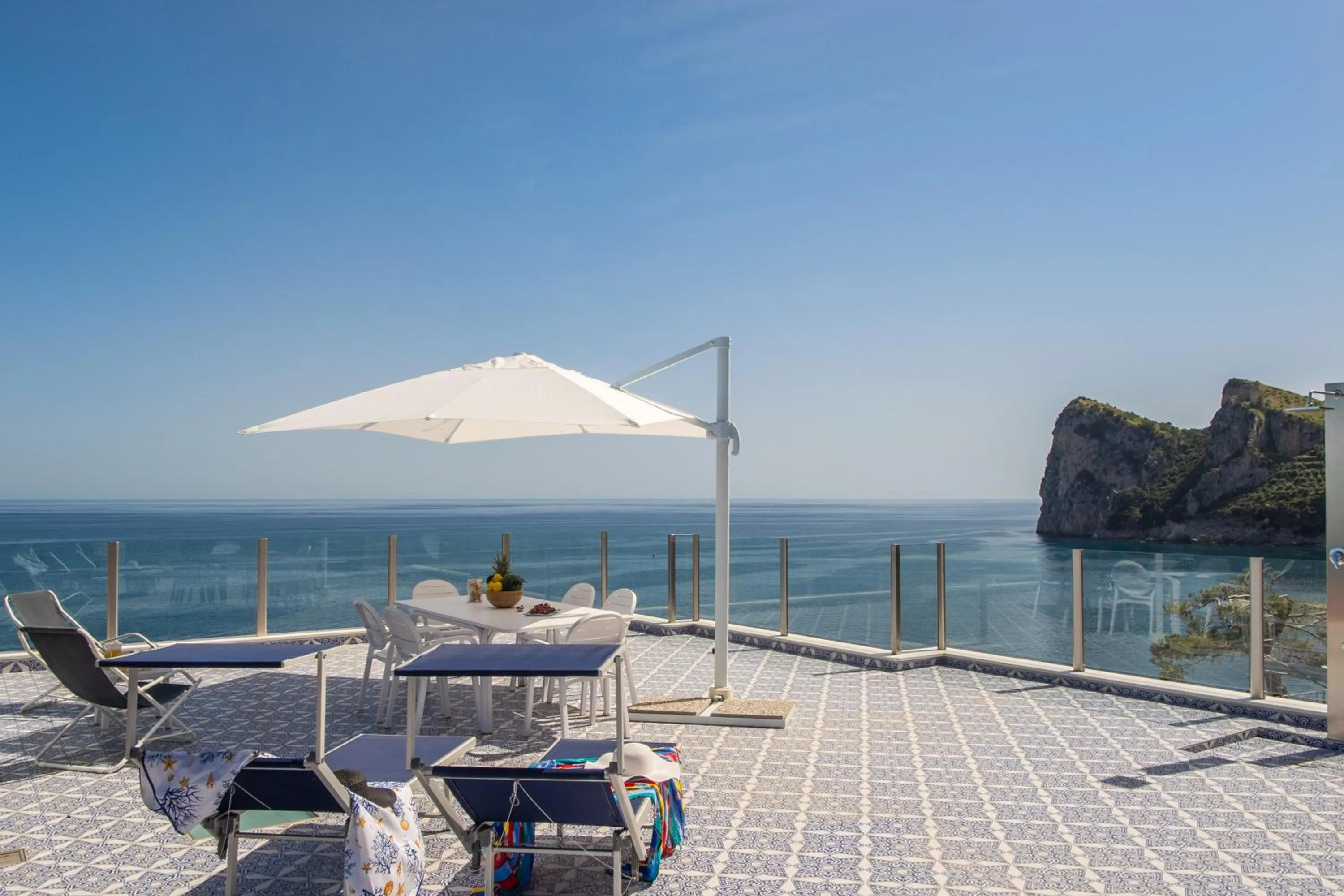 Beach in RELAIS TRITONE