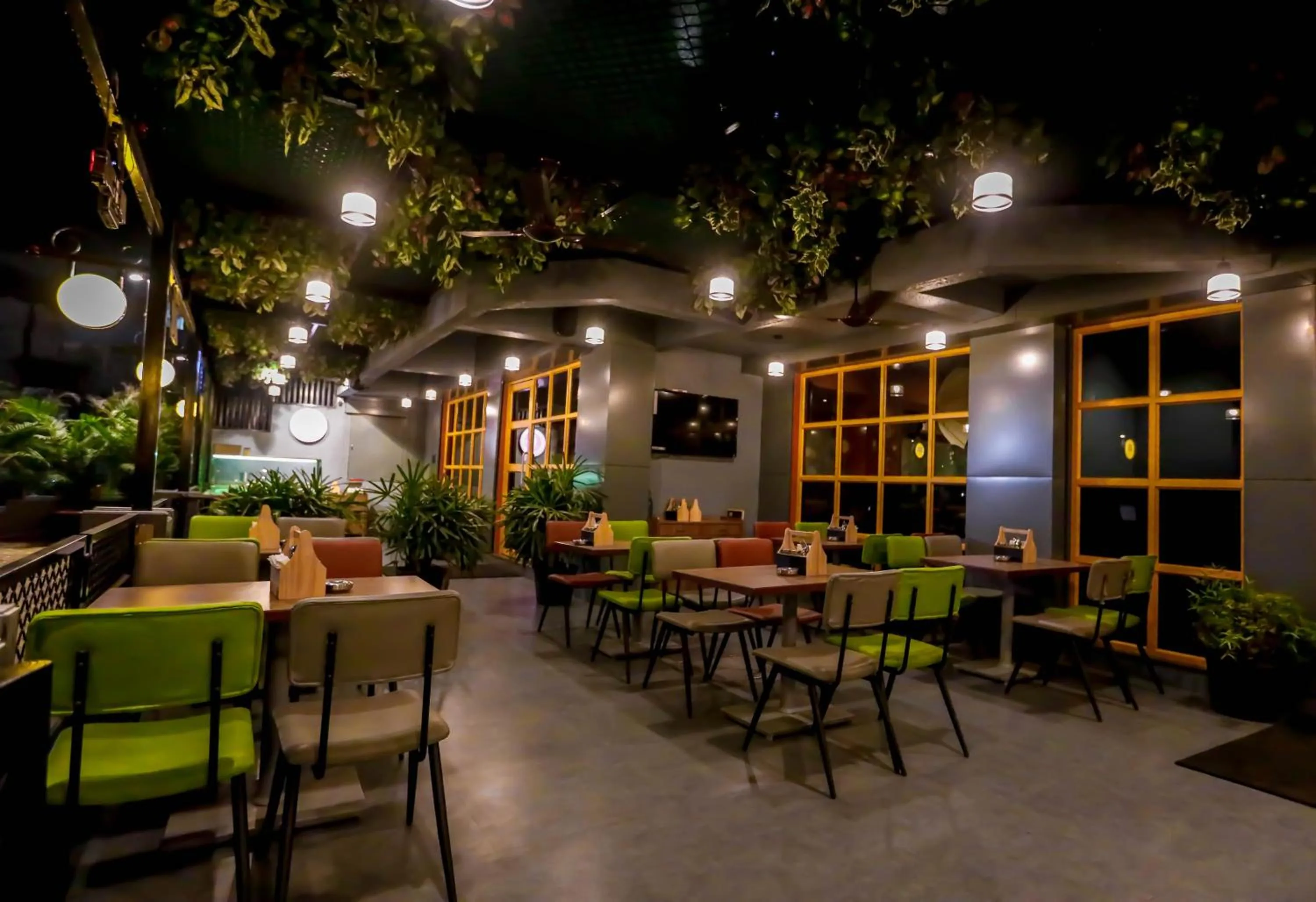 Restaurant/places to eat in Hotel Imperial