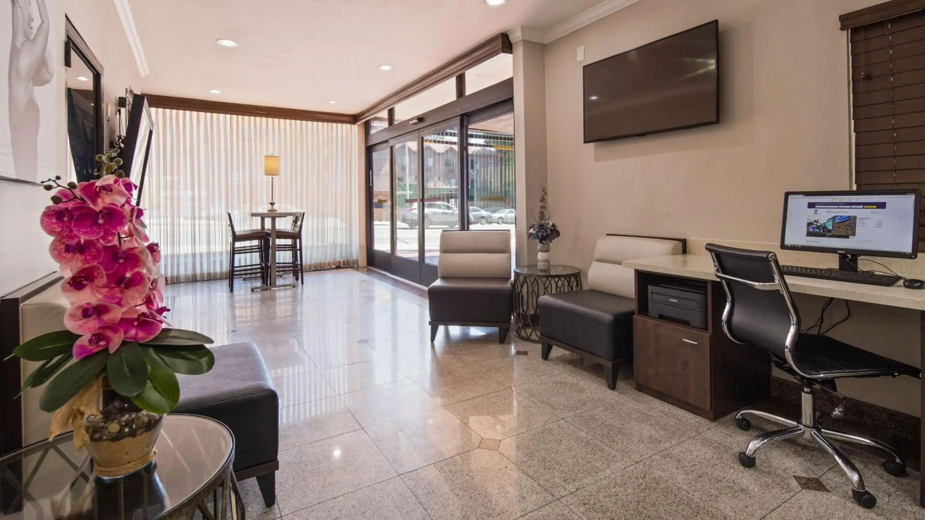 Lobby or reception in Best Western Hollywood Plaza Inn Hotel - Hollywood Walk of Fame LA Lobby or reception in Best Western Hollywood Plaza Inn Hotel - Hollywood Walk of Fame LA