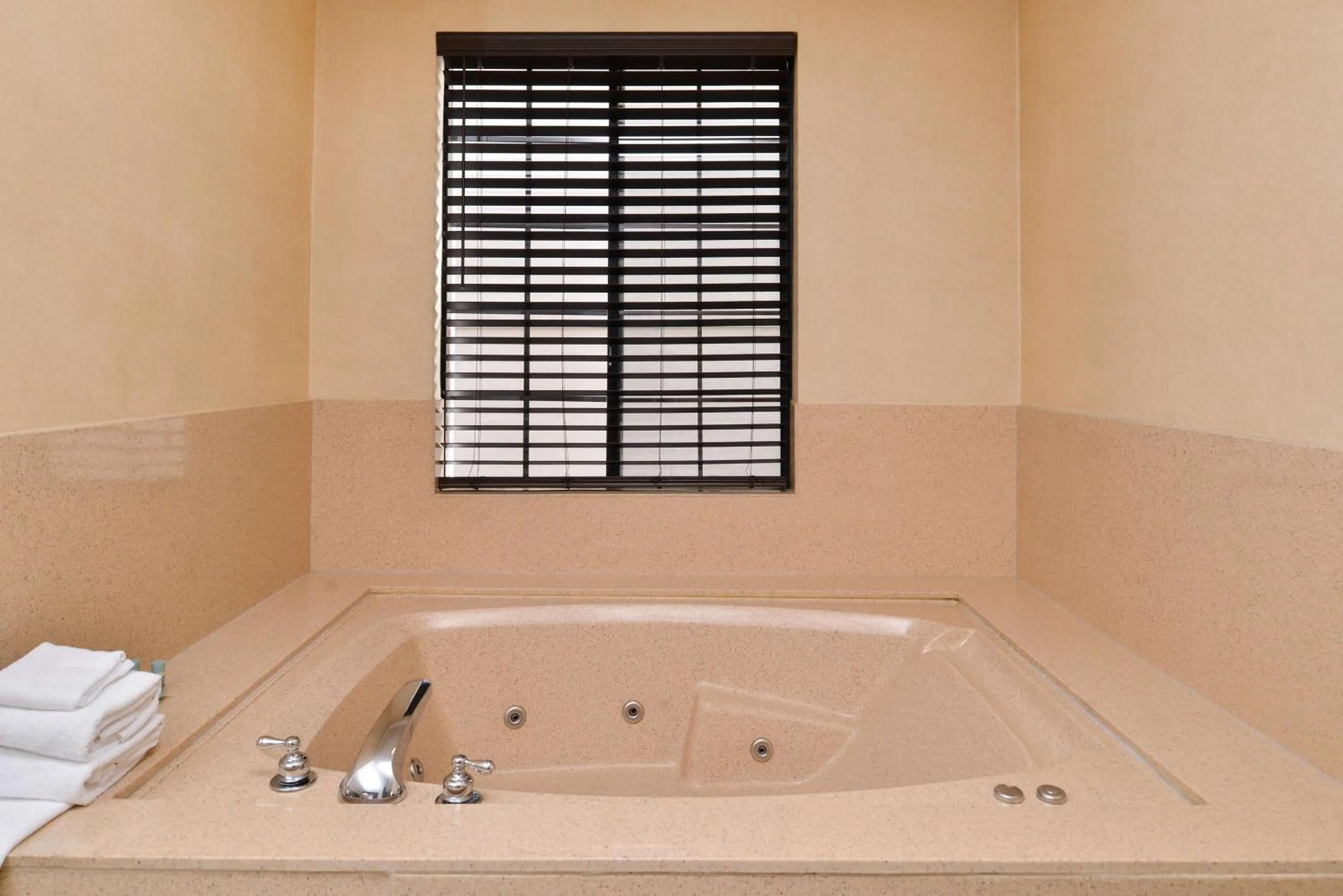 Photo of the whole room in Best Western Hollywood Plaza Inn Hotel - Hollywood Walk of Fame LA