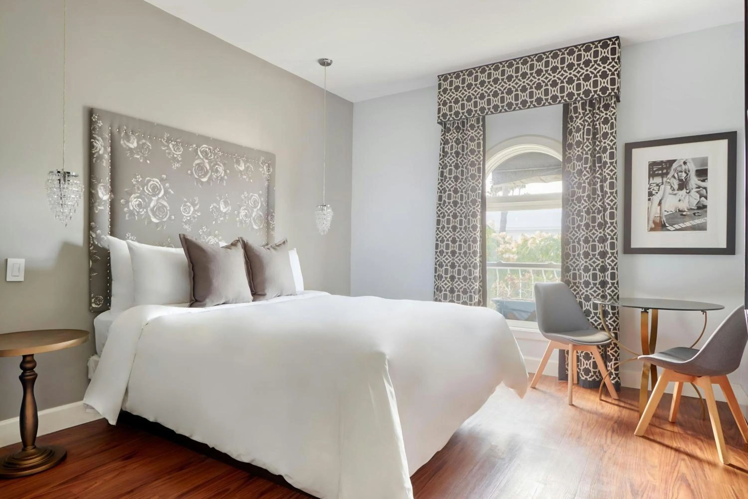 Bedroom, Bed in The Crescent Hotel Beverly Hills, Sonder by Marriott Bonvoy