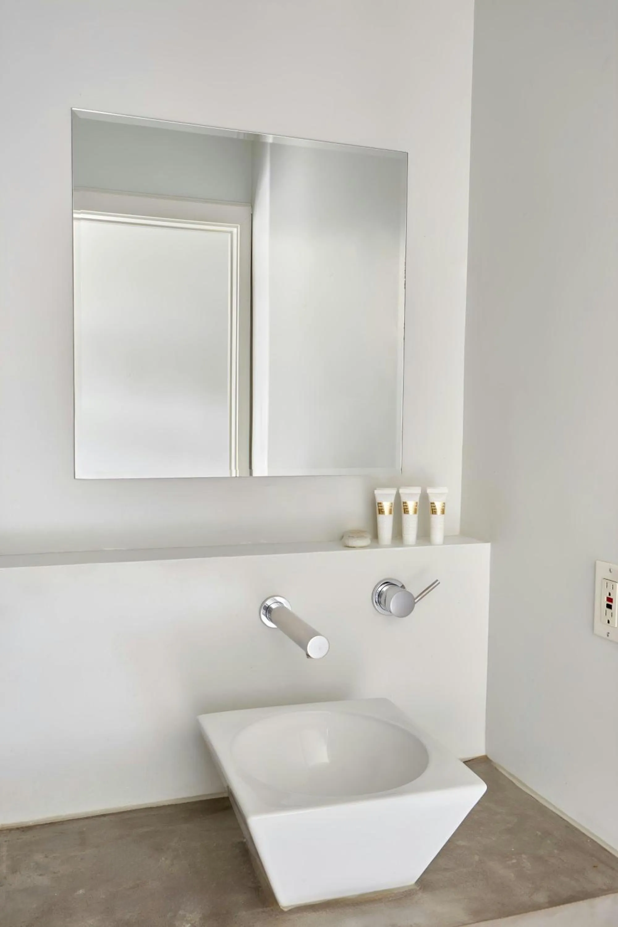 Bathroom in The Crescent Hotel Beverly Hills, Sonder by Marriott Bonvoy