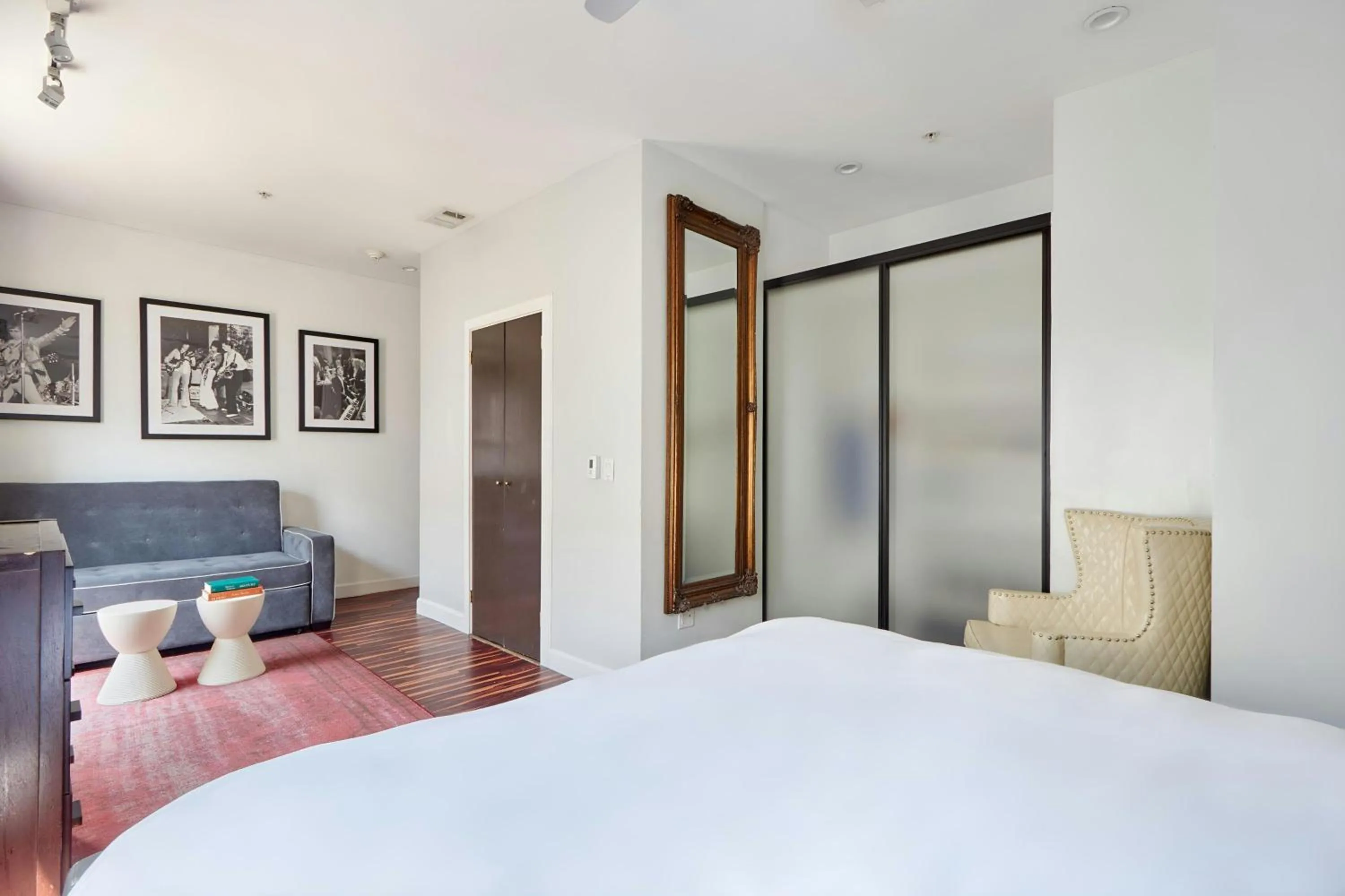 Bedroom, Bed in The Crescent Hotel Beverly Hills, Sonder by Marriott Bonvoy