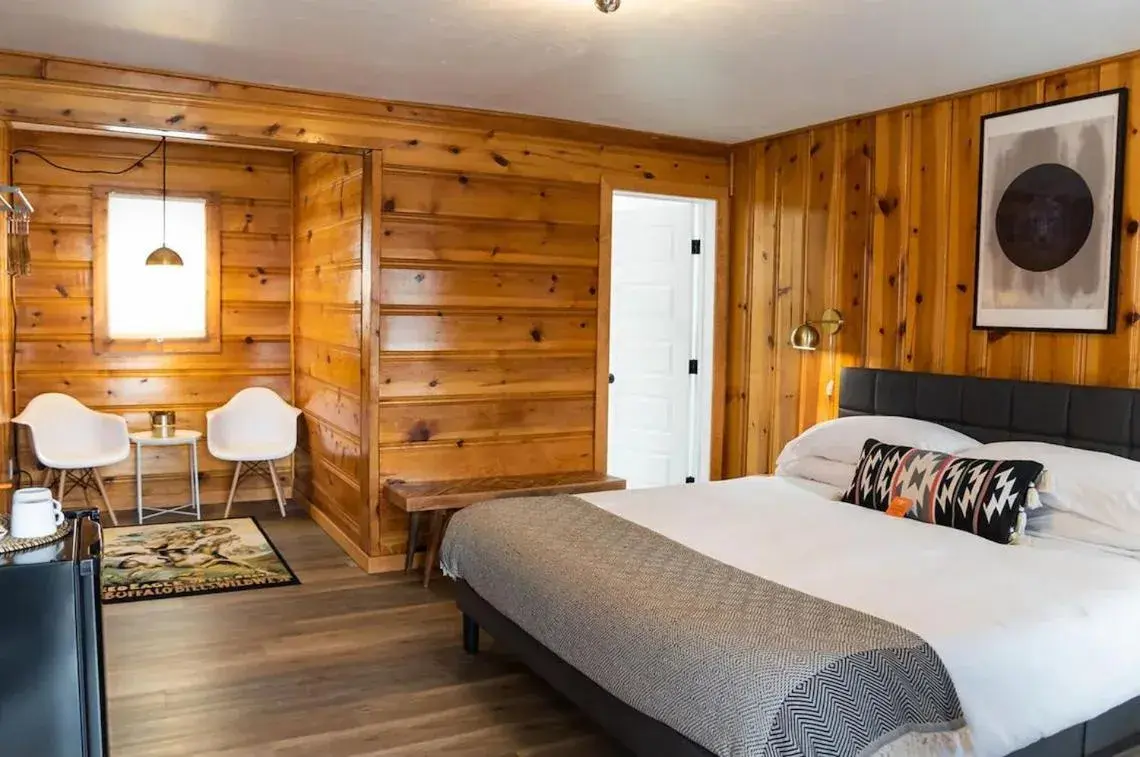 King Room in The Nightingale Motel King Room in The Nightingale Motel