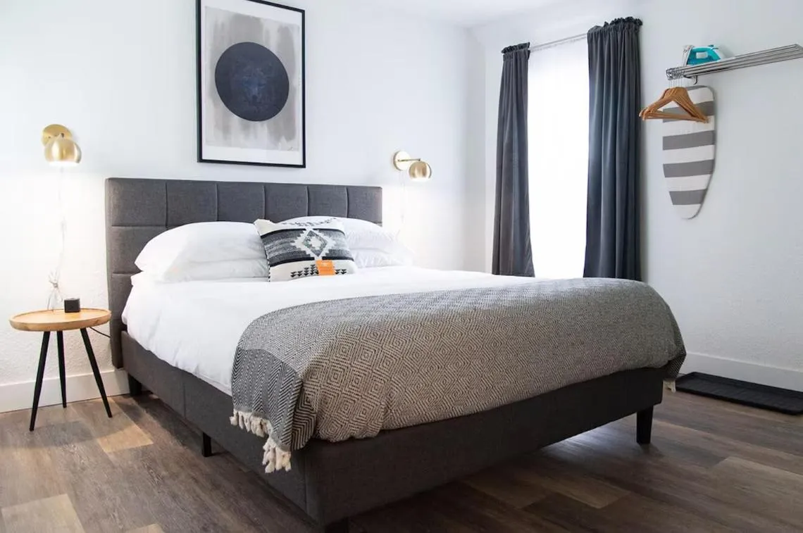 Bedroom, Bed in The Nightingale Motel