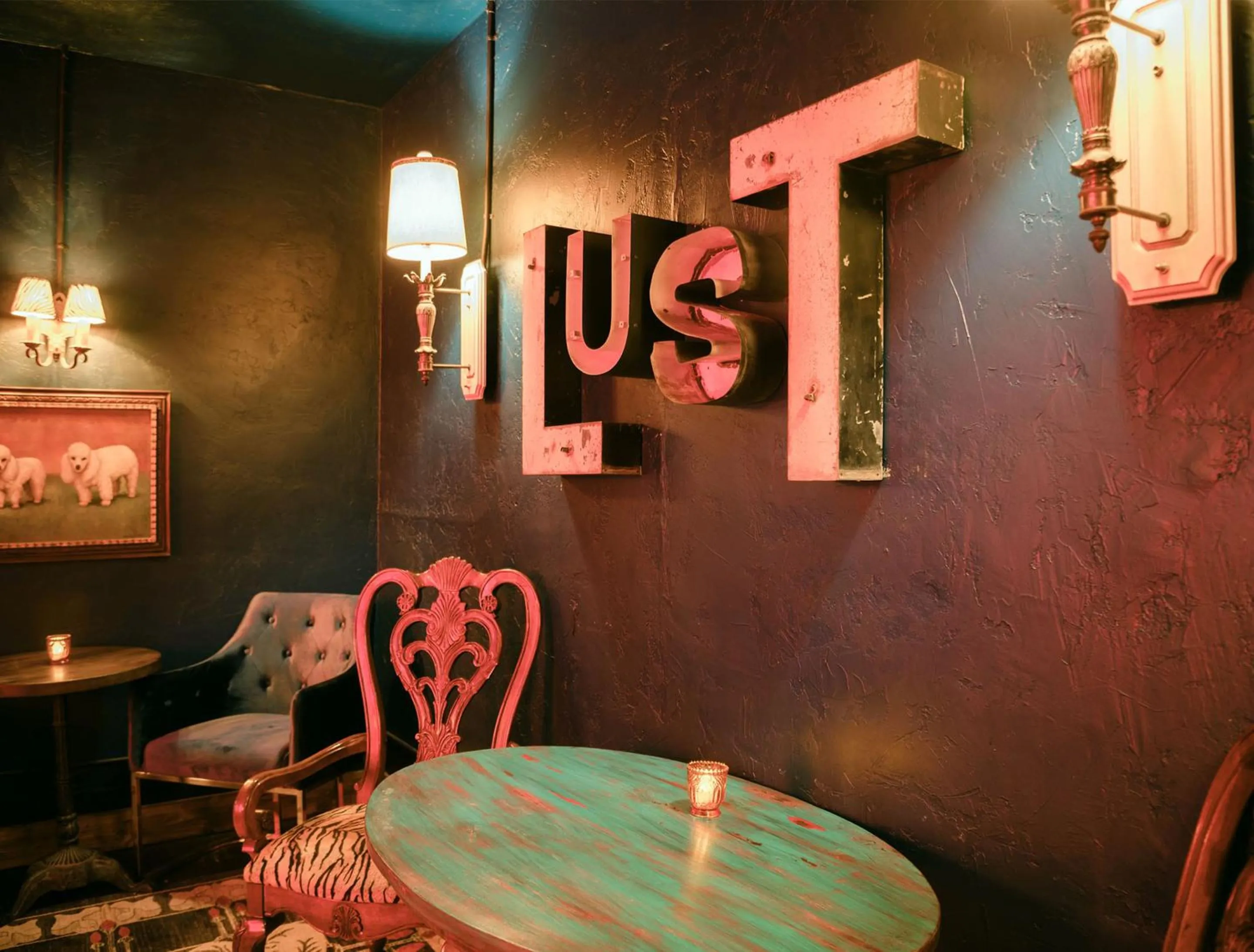 Seating area in The Nightingale Motel