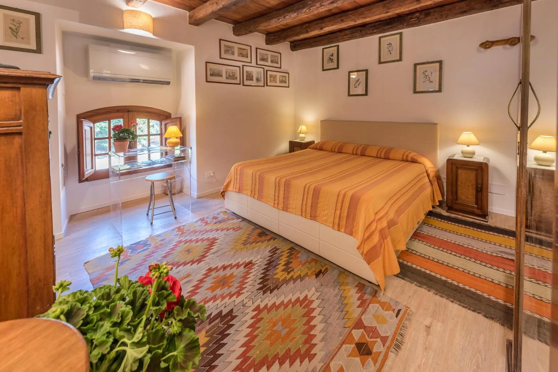 Photo of the whole room, Bed in Il Glicine La Piana dei Colli
