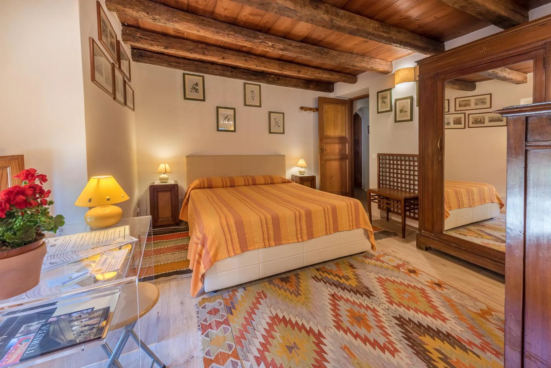 Photo of the whole room, Bed in Il Glicine La Piana dei Colli