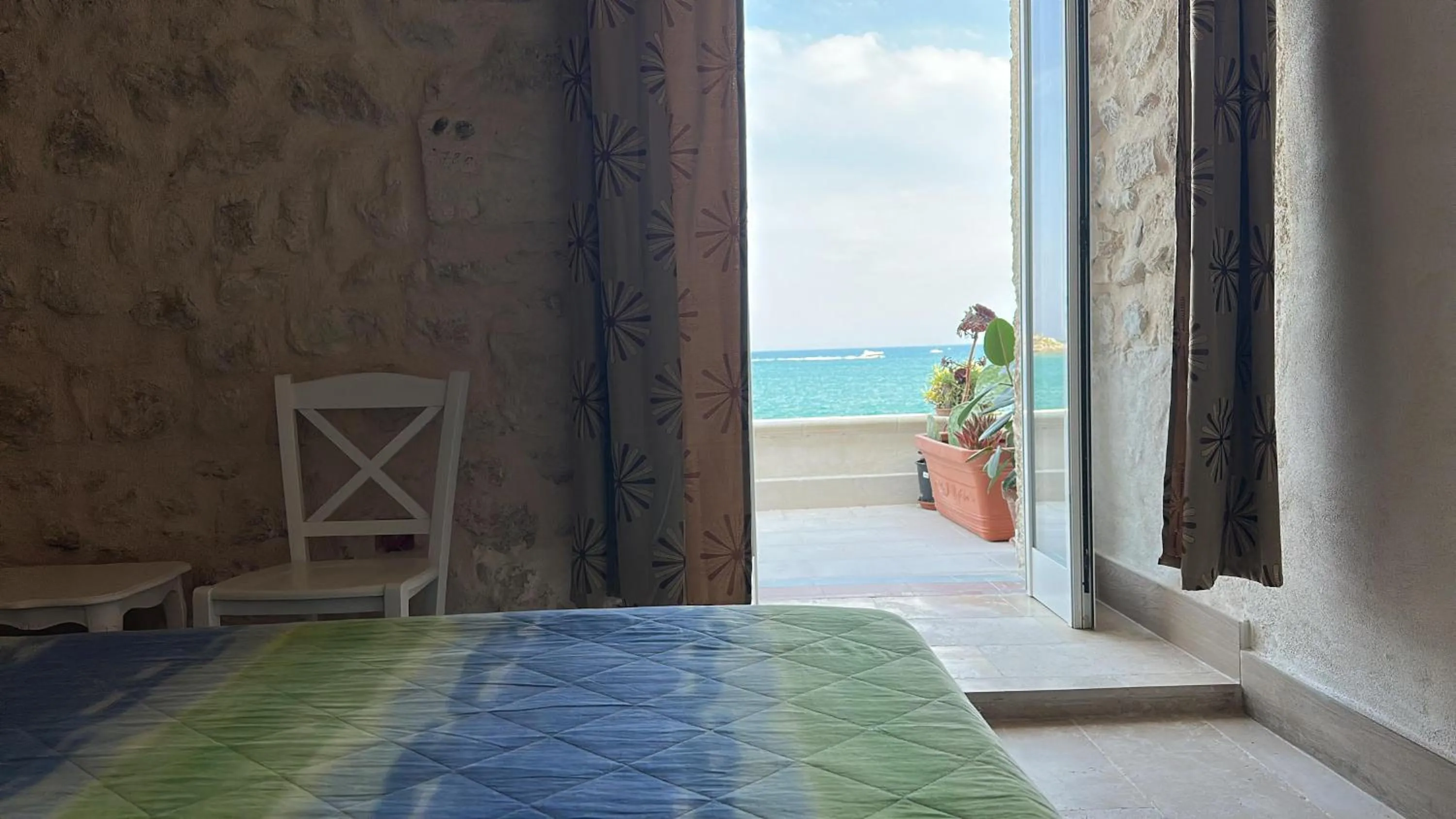 Bed in Rocca Sul Mare Hotel