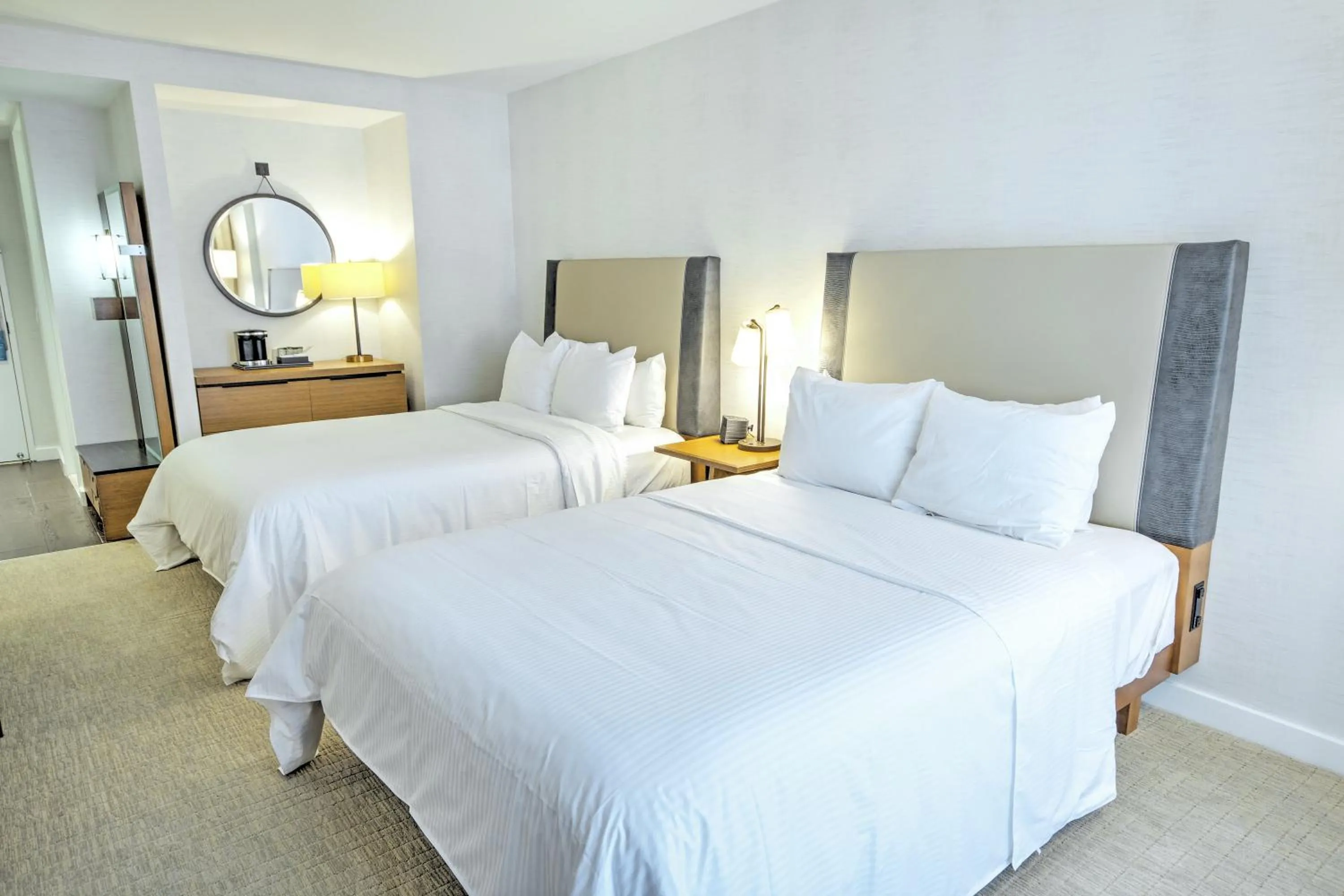 Photo of the whole room, Bed in Club Wyndham Midtown 45