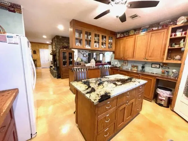 Kitchen or kitchenette in Grandview House on Hamilton Creek