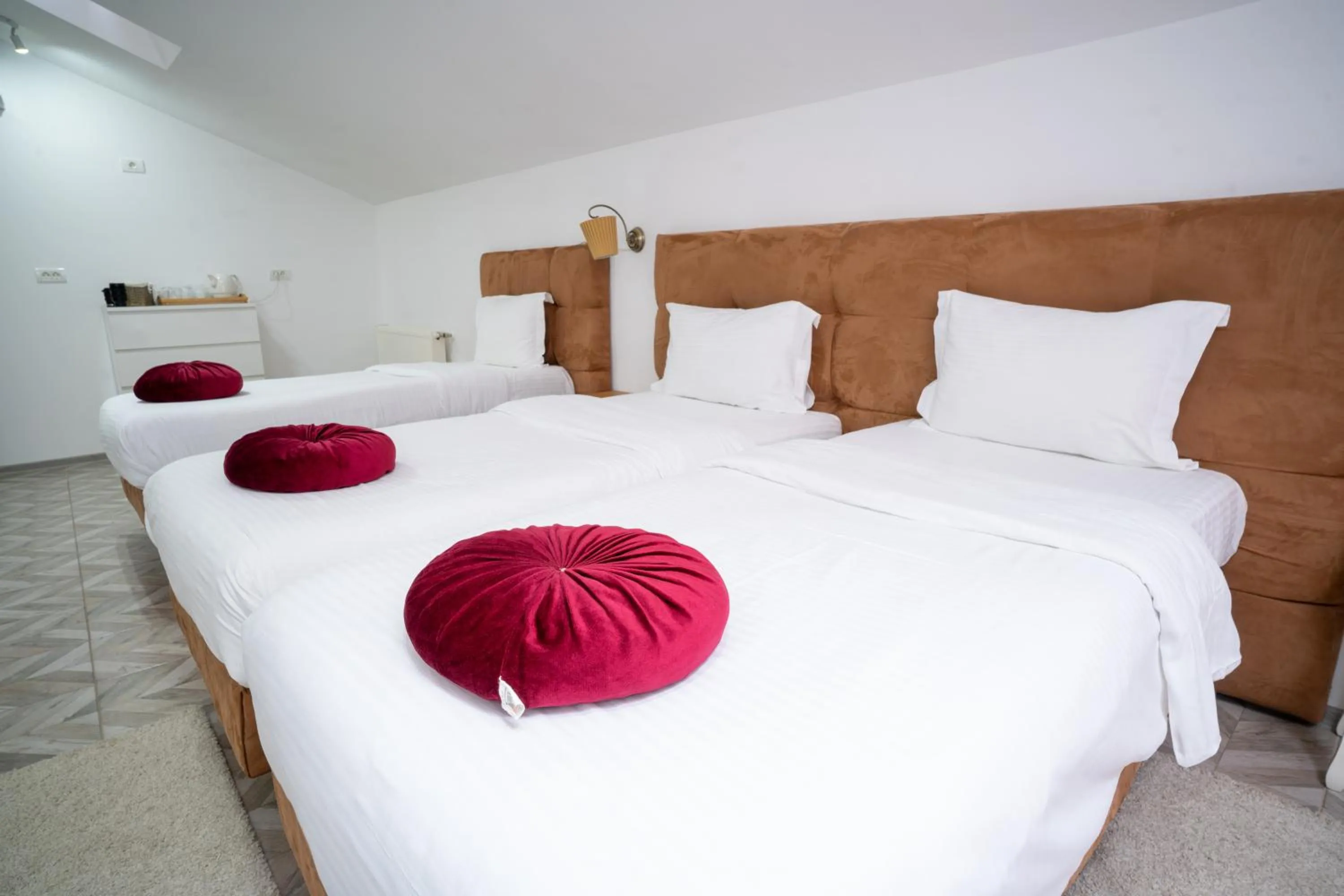 Bed in Avenue Parliament Old Town - Avenue Hotels