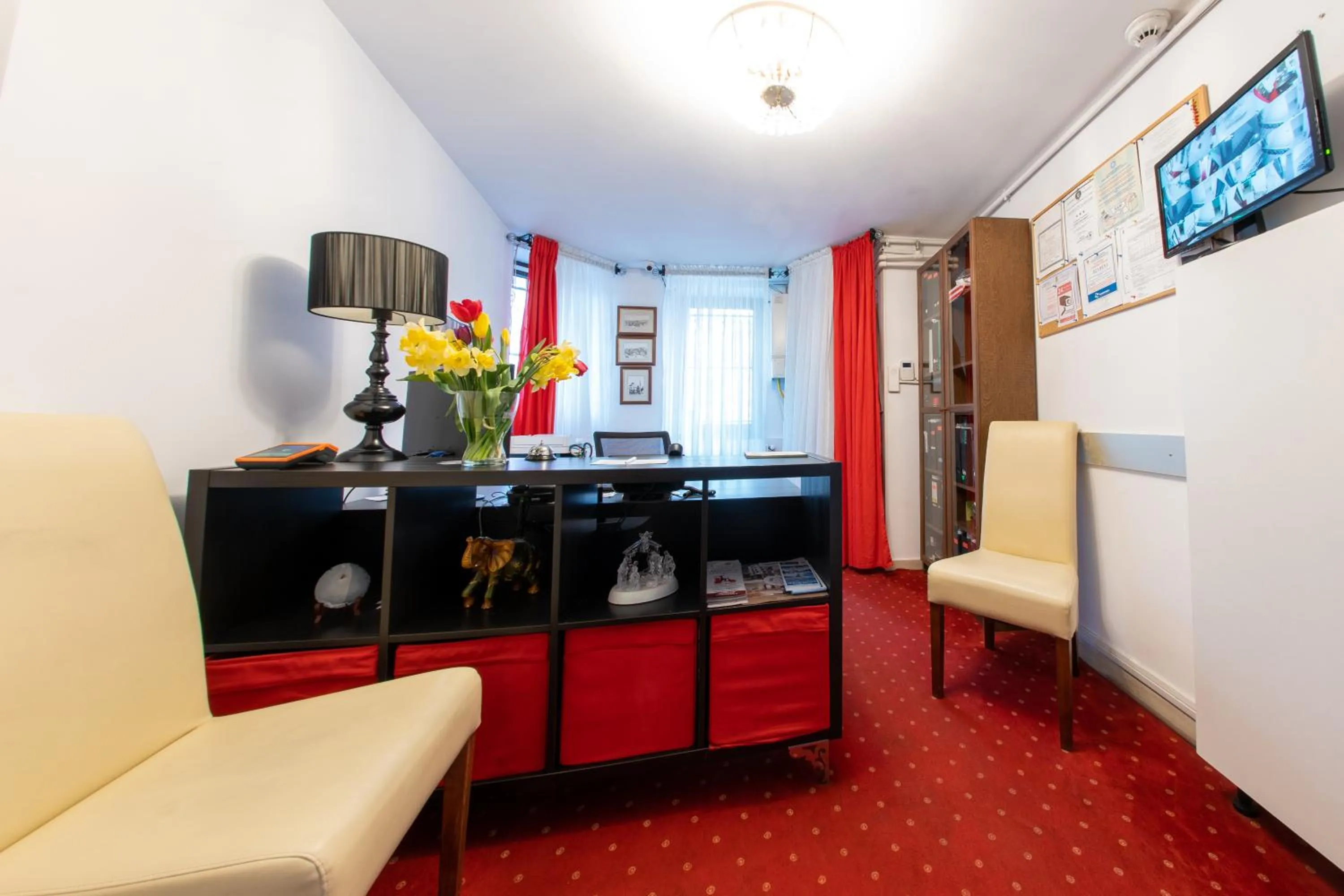 Property building in Avenue Parliament Old Town - Avenue Hotels