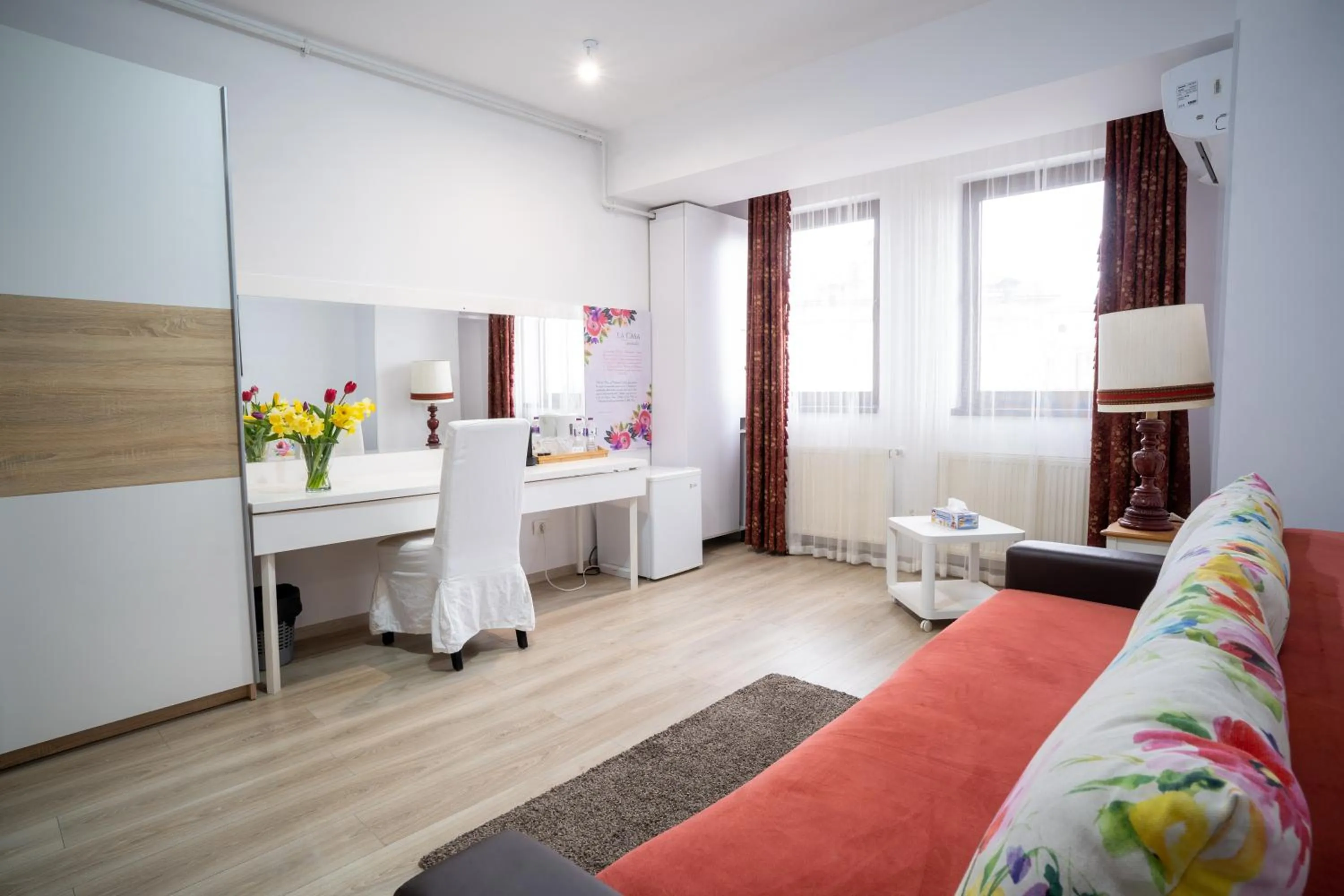 Photo of the whole room, Bed in Avenue Parliament Old Town - Avenue Hotels