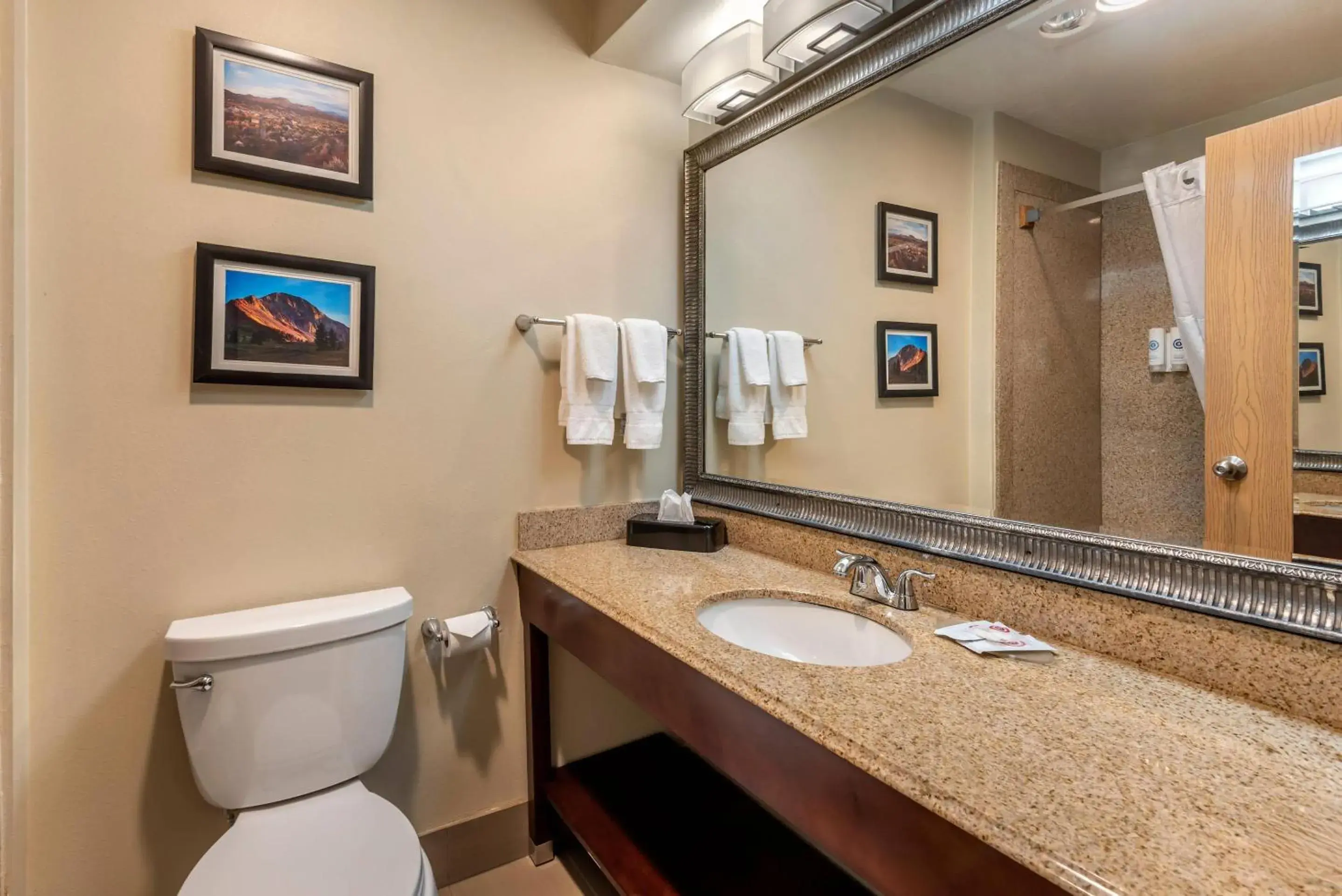 Bedroom in Comfort Inn & Suites Durango Bedroom in Comfort Inn & Suites Durango