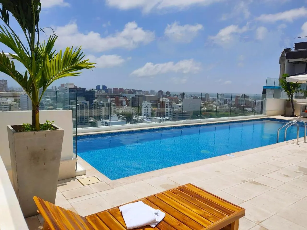 Swimming pool in Hotel Dorado Plaza Alto Prado