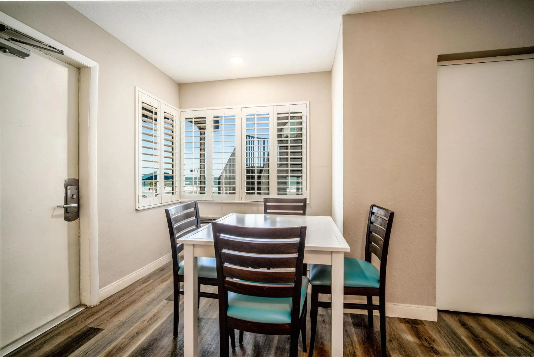 Dining area in Perry's Ocean-Edge Resort