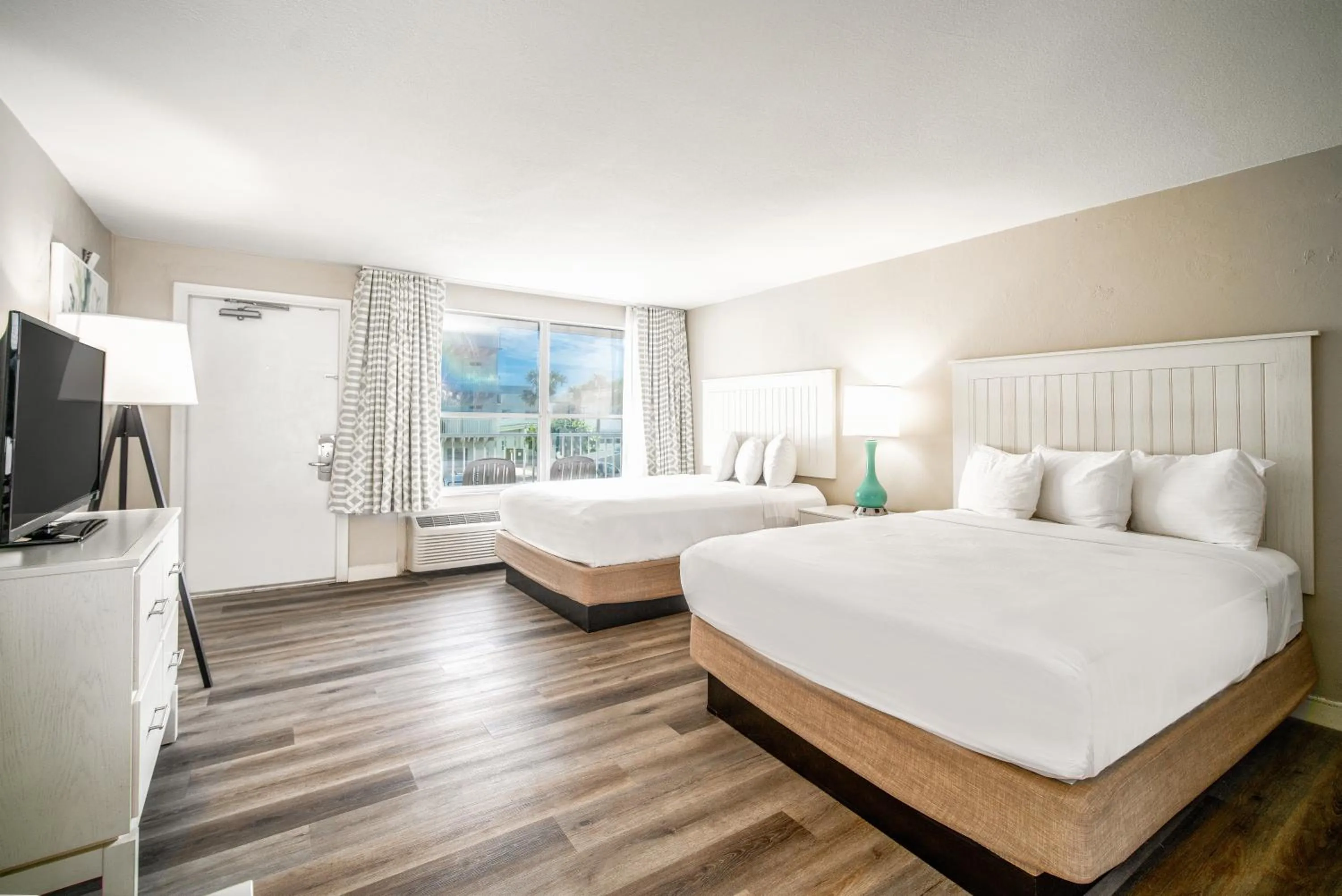 Bed in Perry's Ocean-Edge Resort