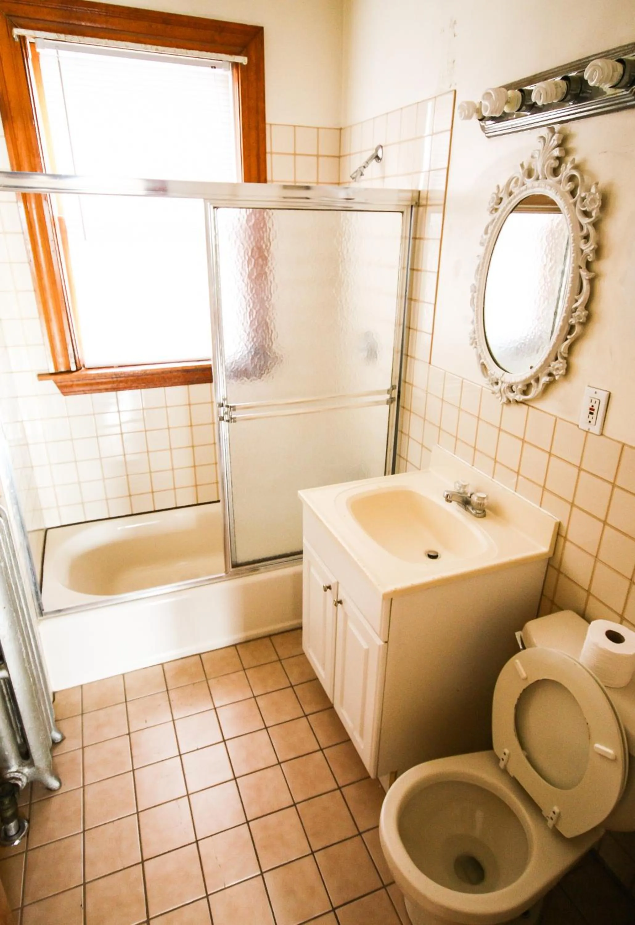 Bathroom in The Farrington Inn
