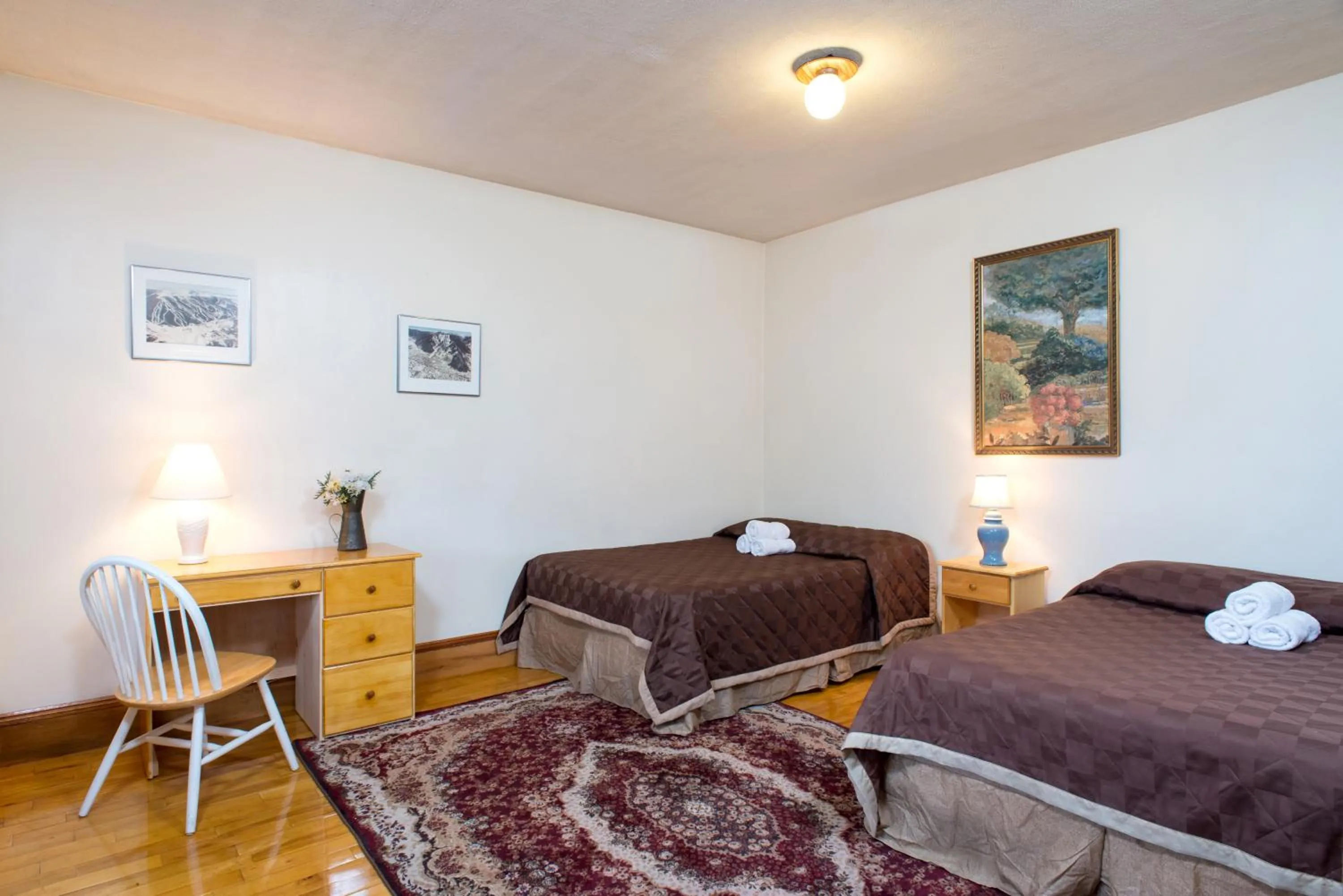 Bed in The Farrington Inn