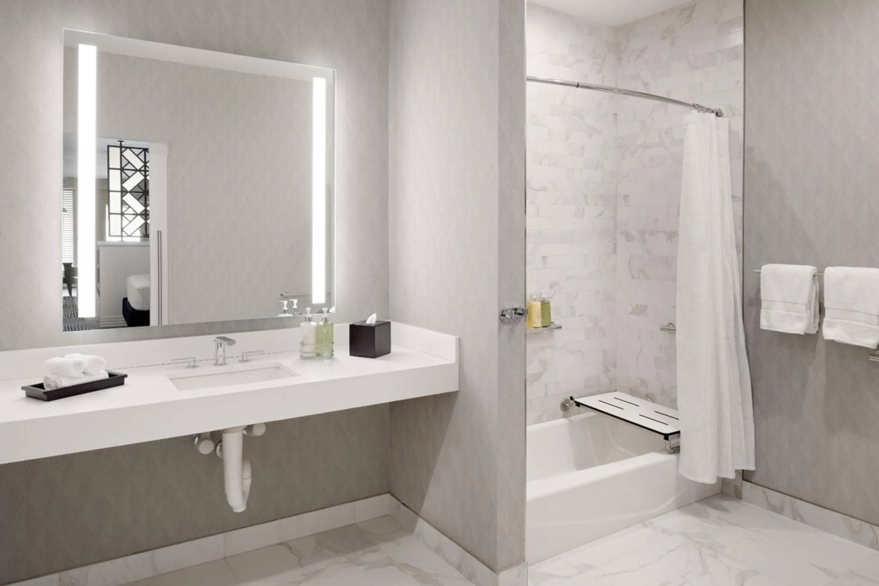 Bathroom in Le Parc at Melrose