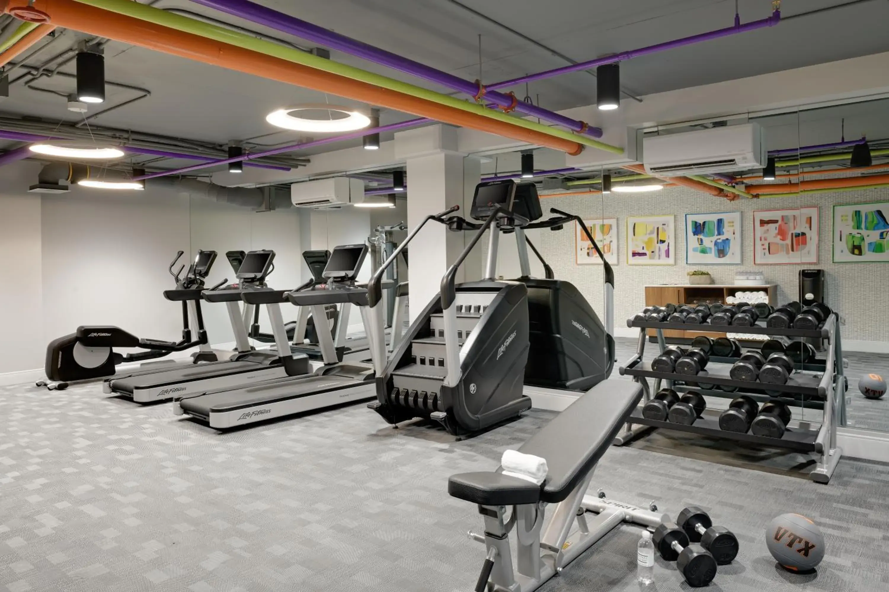 Fitness centre/facilities in Le Parc at Melrose Fitness centre/facilities in Le Parc at Melrose