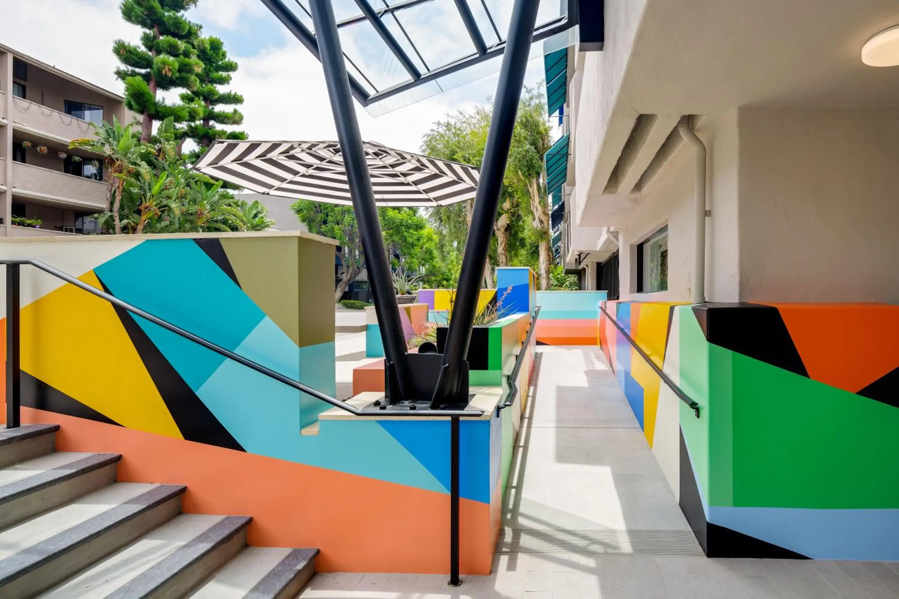 Property building in Le Parc at Melrose Property building in Le Parc at Melrose