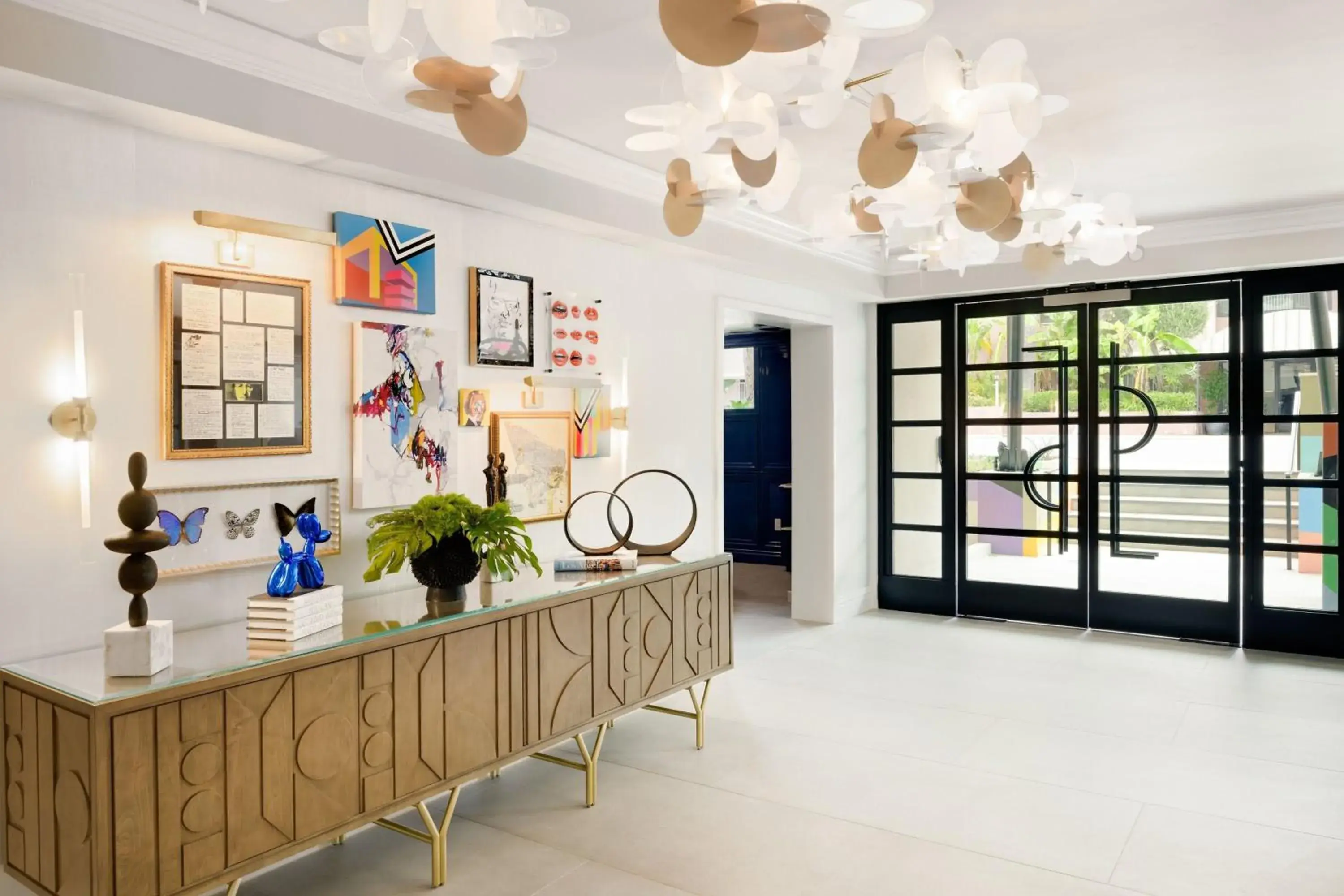 Lobby or reception in Le Parc at Melrose Lobby or reception in Le Parc at Melrose