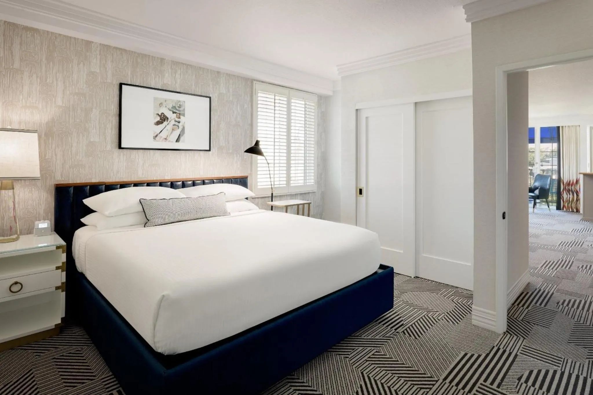 Photo of the whole room, Bed in Le Parc at Melrose