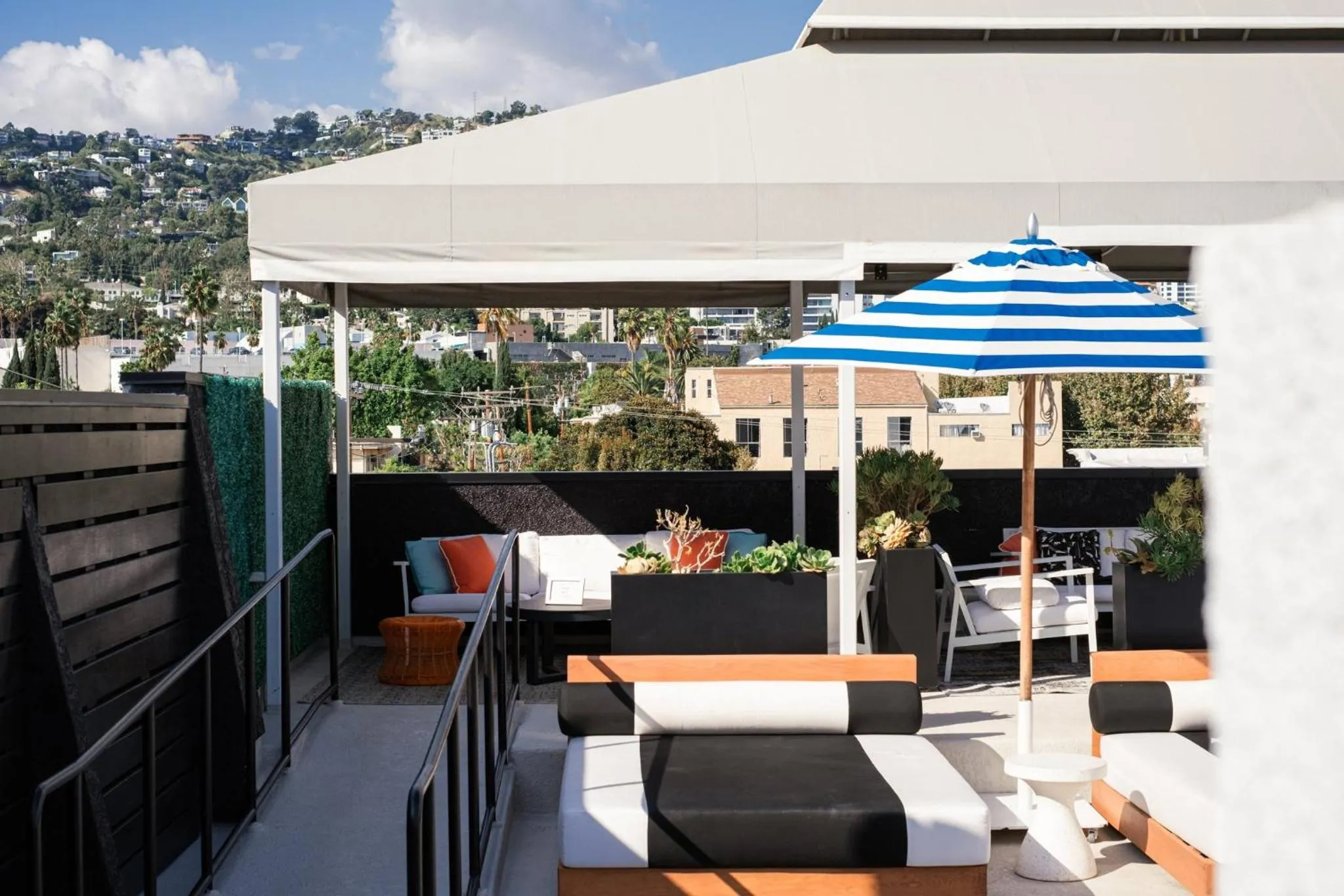 Swimming pool in Le Parc at Melrose