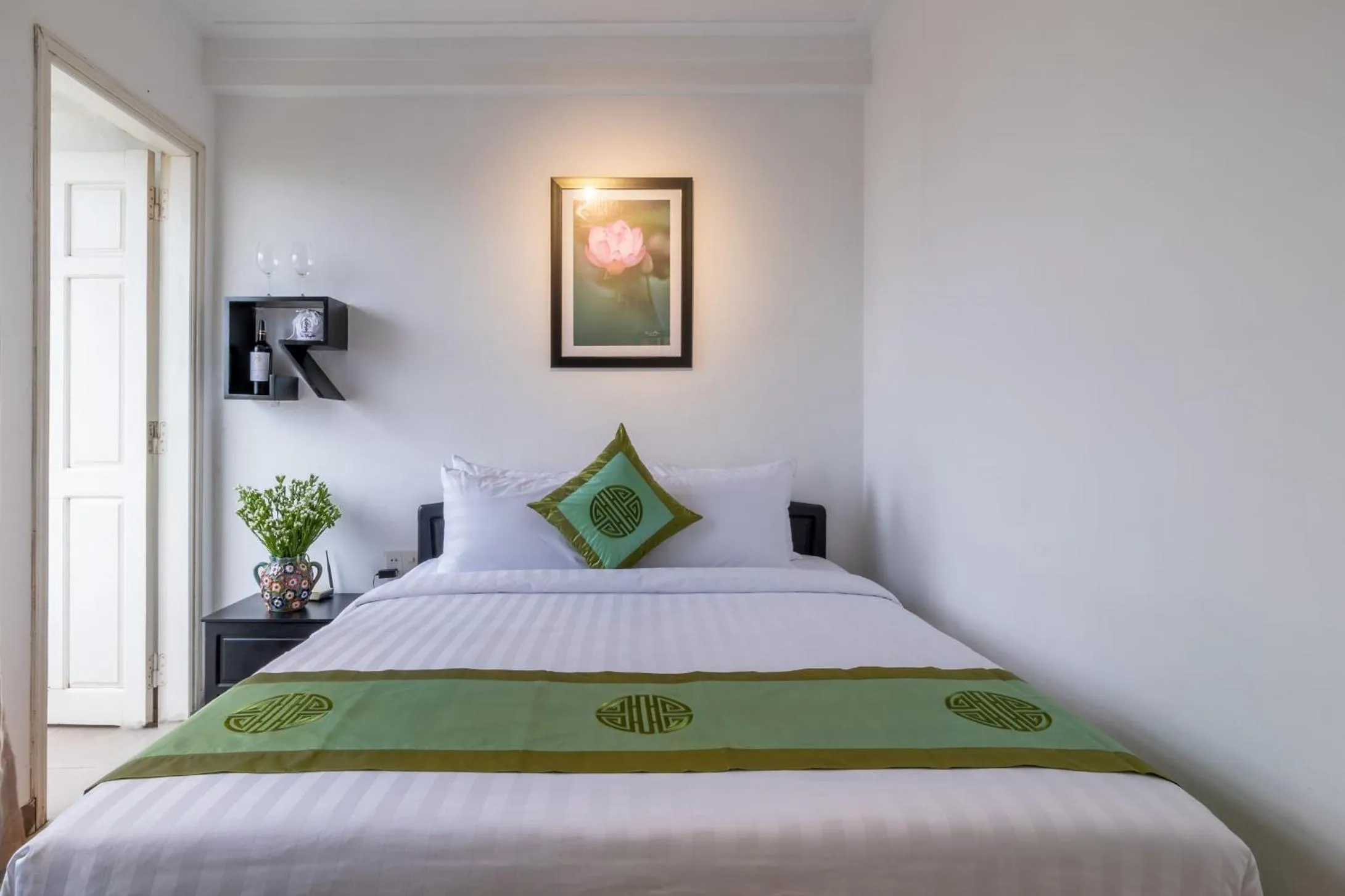 Bed in Purple Hue - Charming Riverside