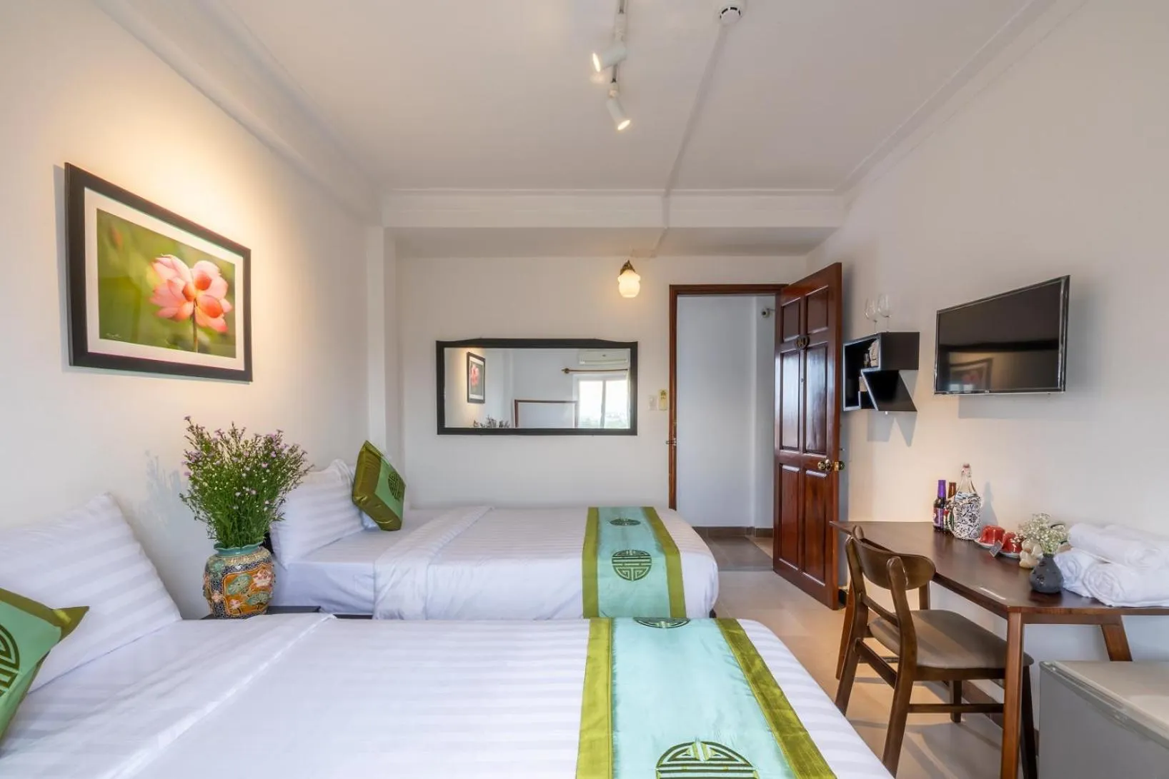 Bed in Purple Hue - Charming Riverside