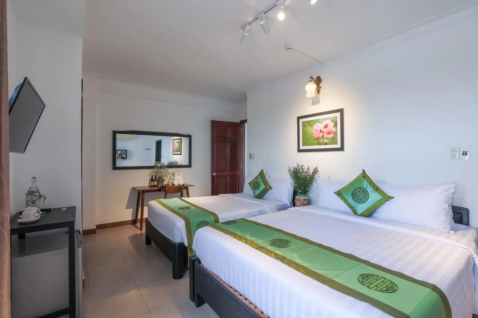 Bed in Purple Hue - Charming Riverside