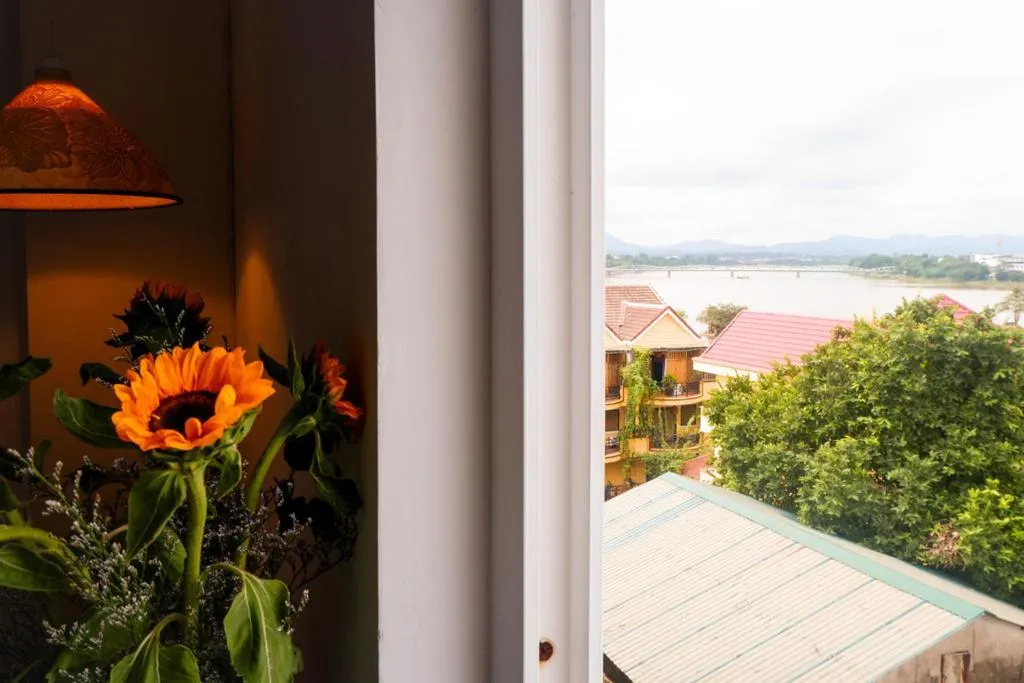 Property building in Purple Hue - Charming Riverside