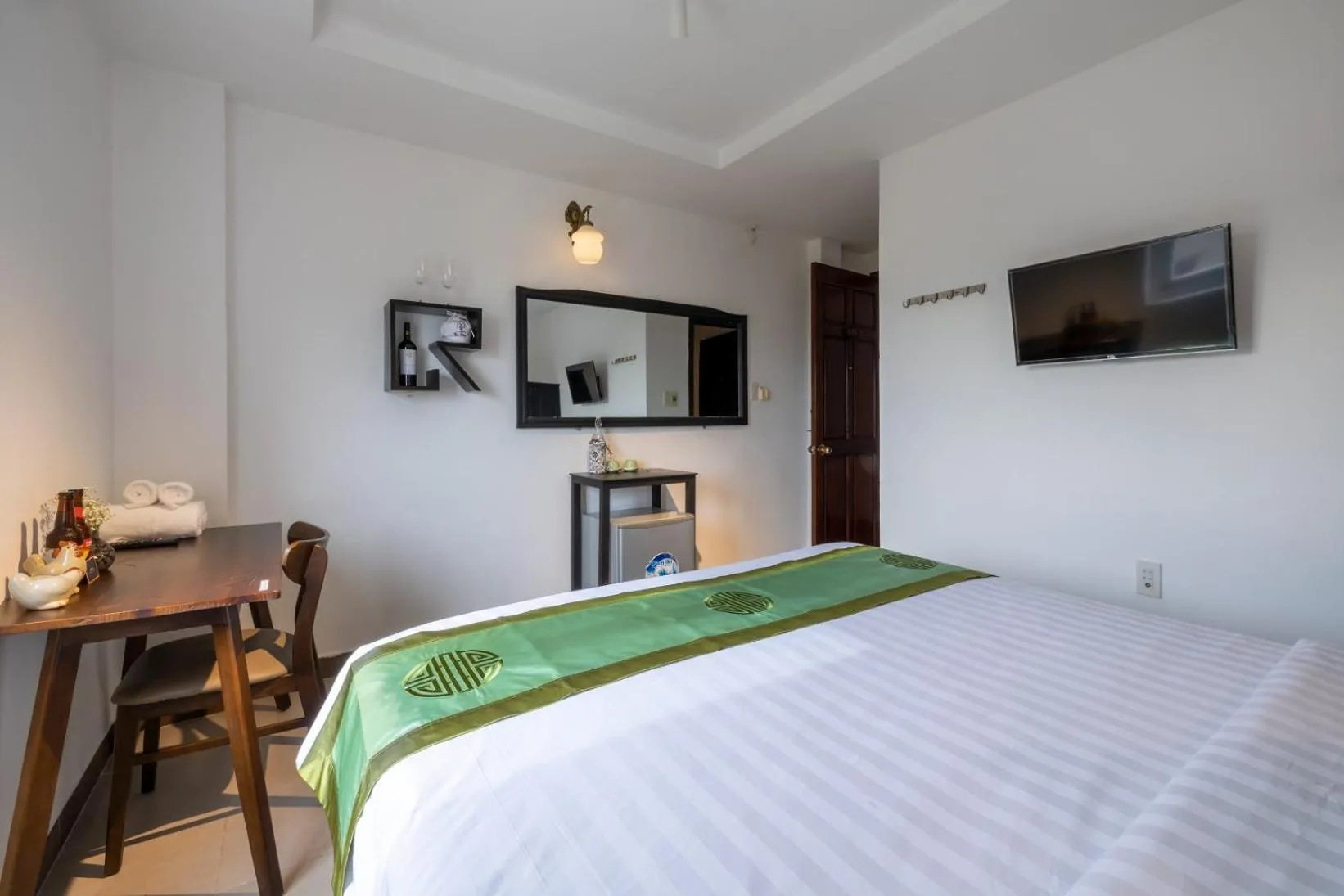 Bed in Purple Hue - Charming Riverside