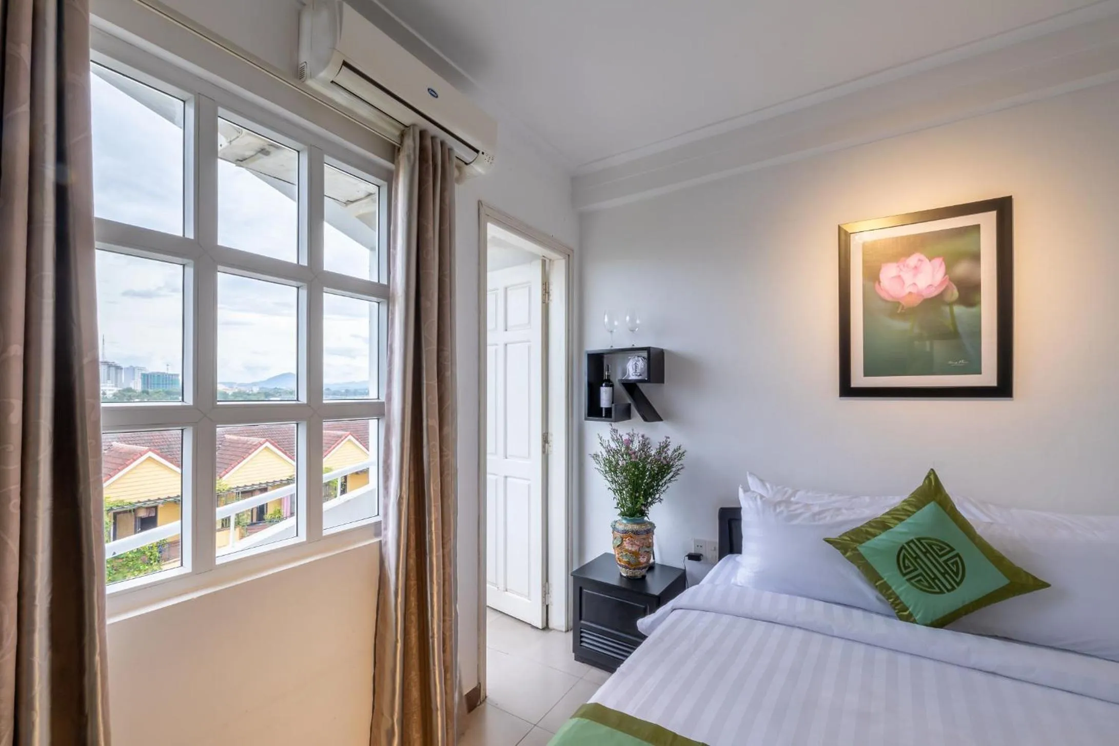 Bed in Purple Hue - Charming Riverside