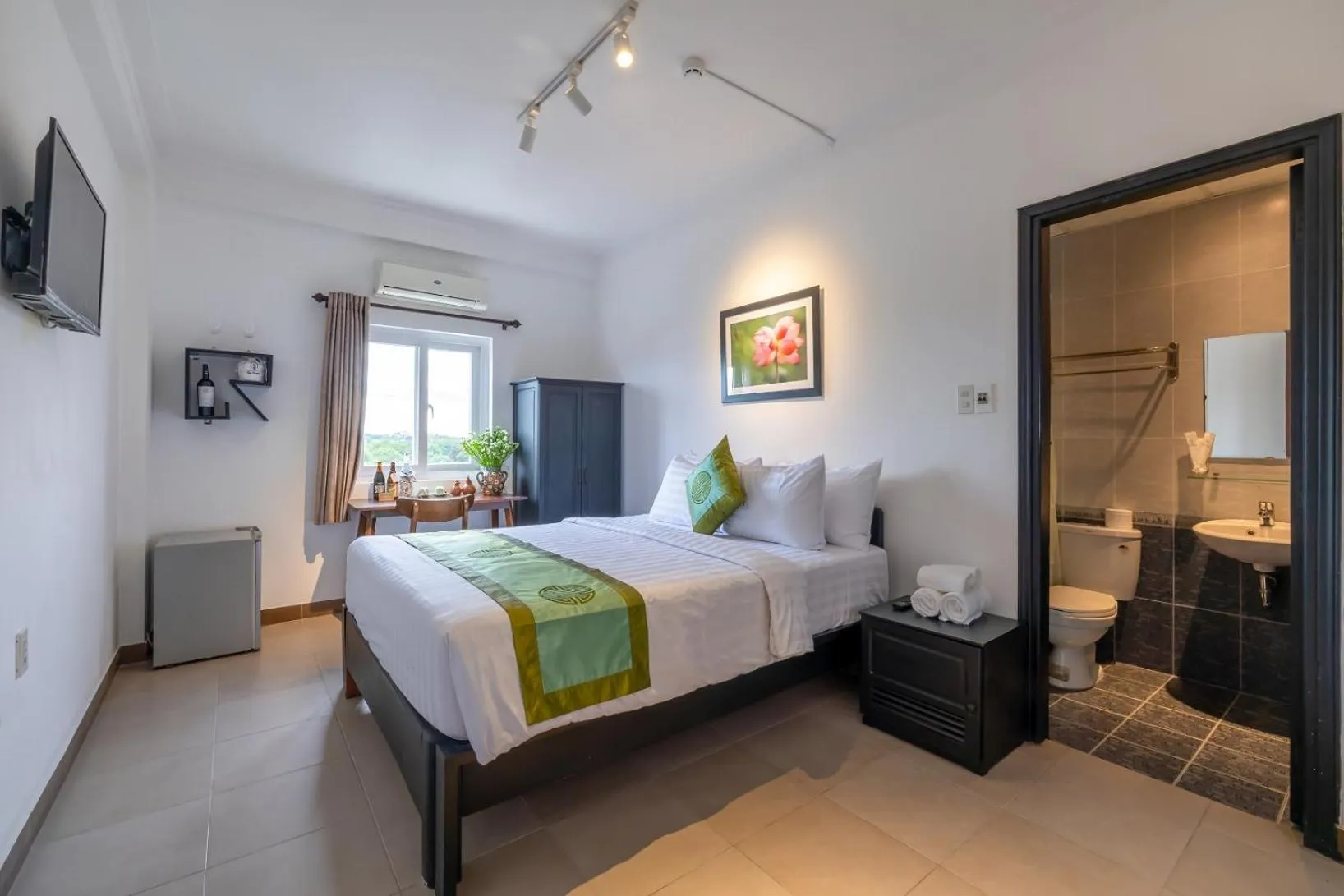 Bed in Purple Hue - Charming Riverside