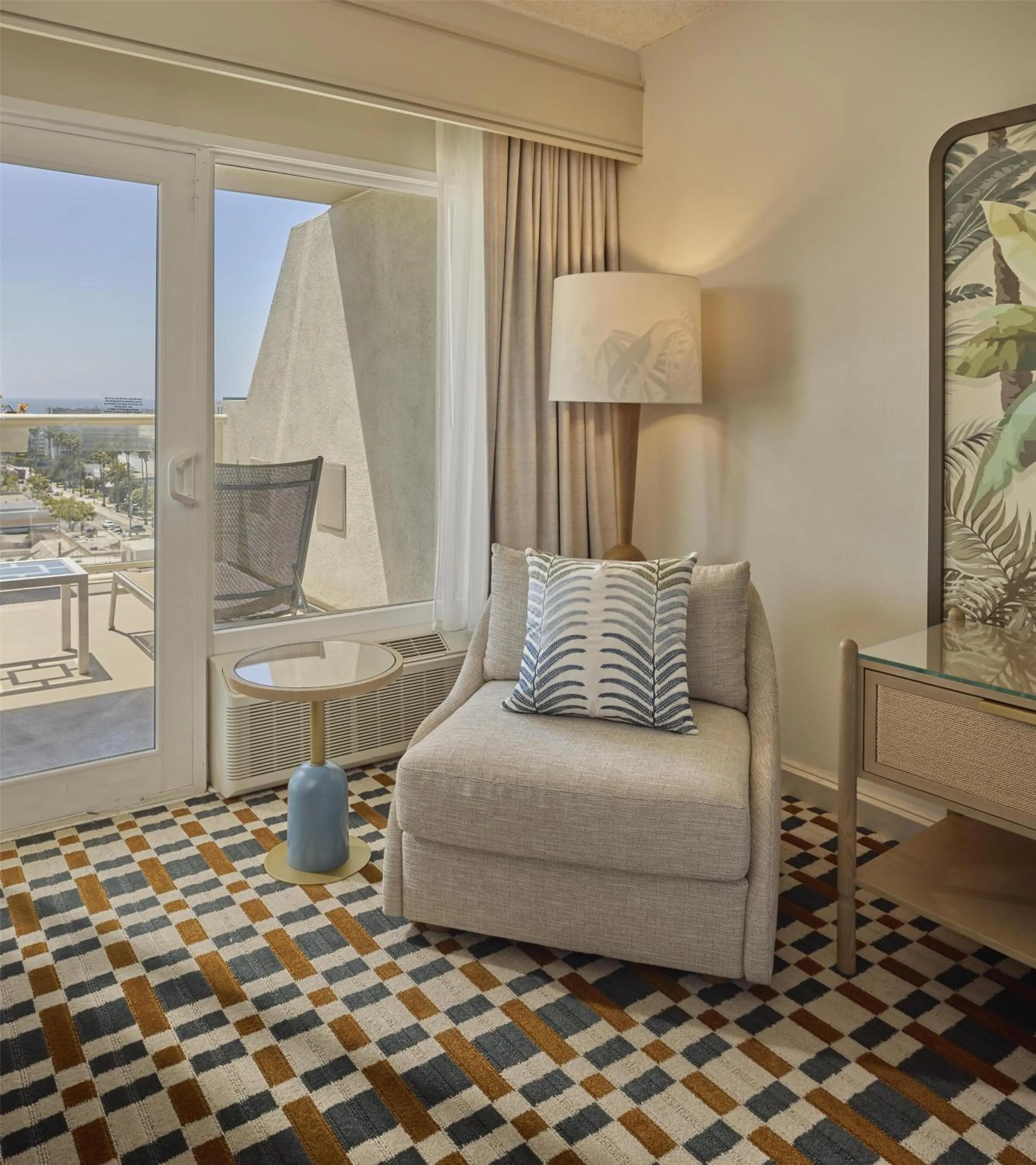 Seating area, Bed in Hyatt Centric Delfina Santa Monica