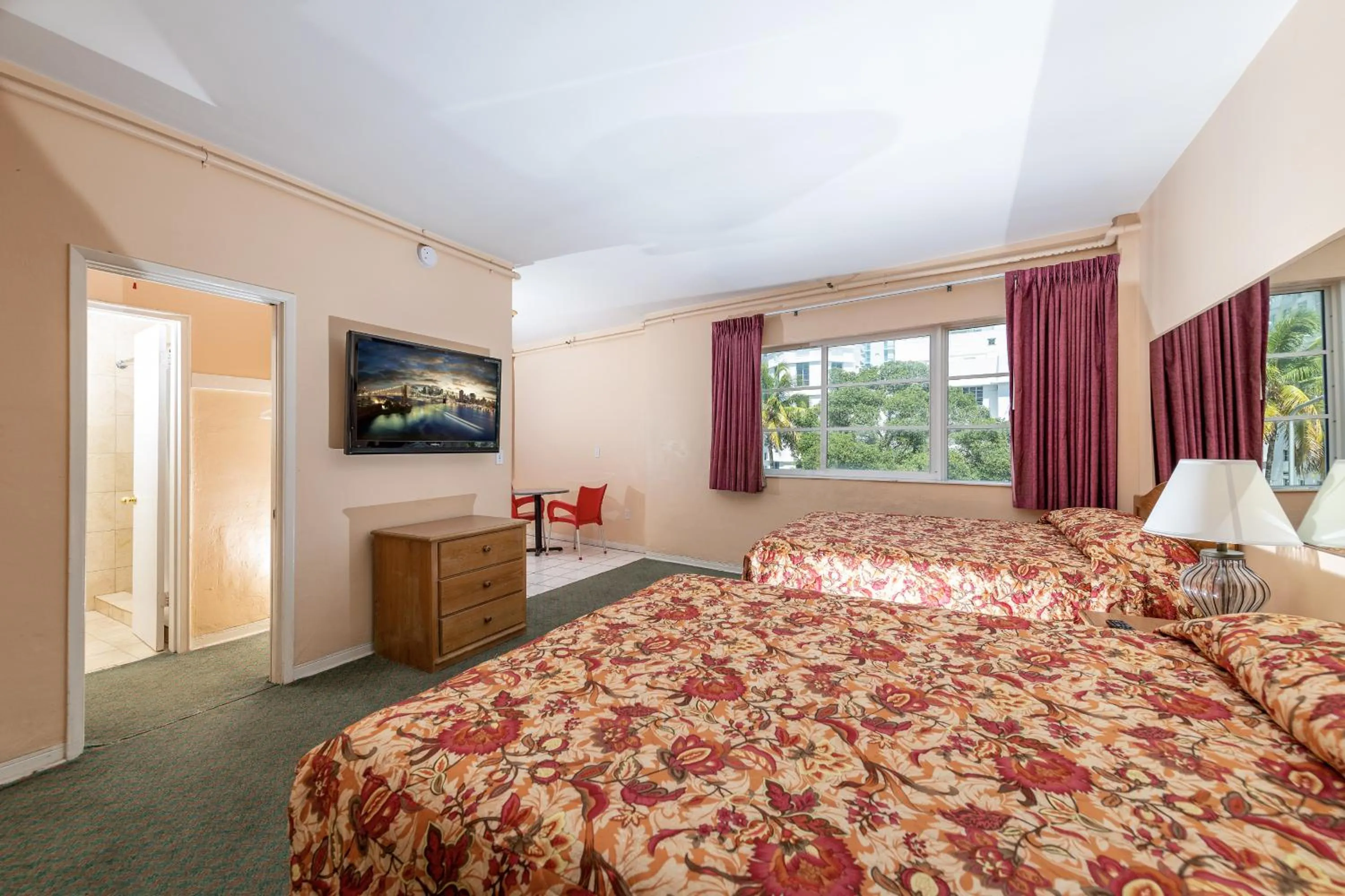 Bed in Ocean Beach Suites