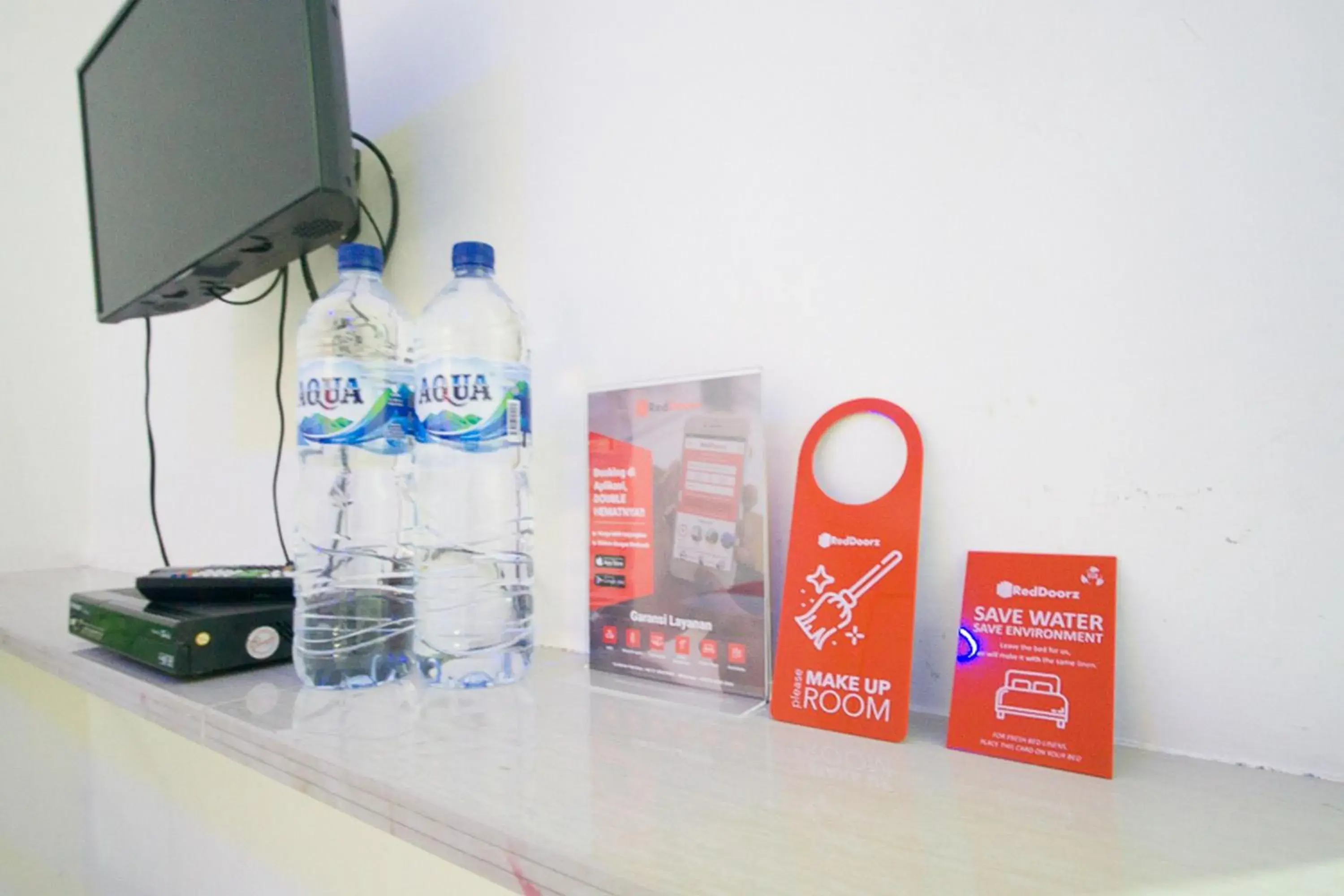 TV and multimedia in RedDoorz @ Pematangsiantar 2 TV and multimedia in RedDoorz @ Pematangsiantar 2