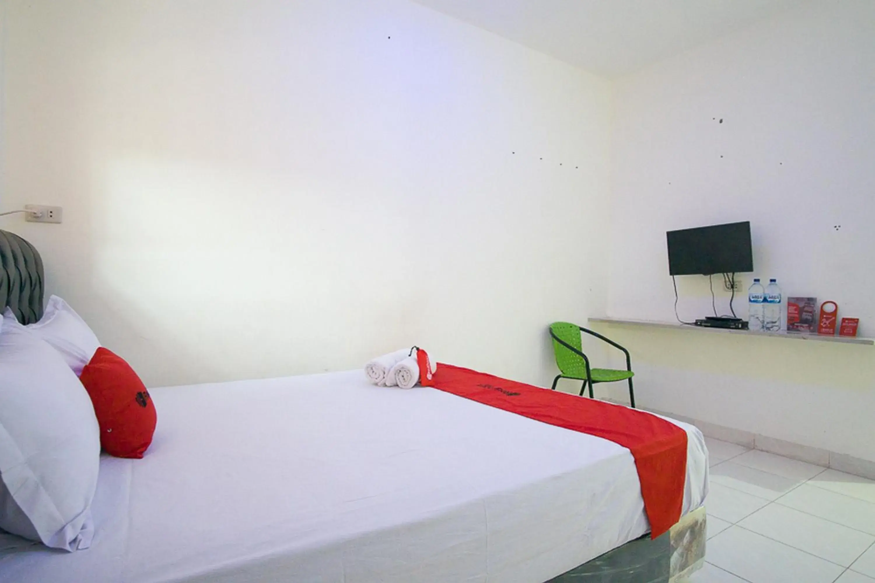 Bed in RedDoorz @ Pematangsiantar 2 Bed in RedDoorz @ Pematangsiantar 2