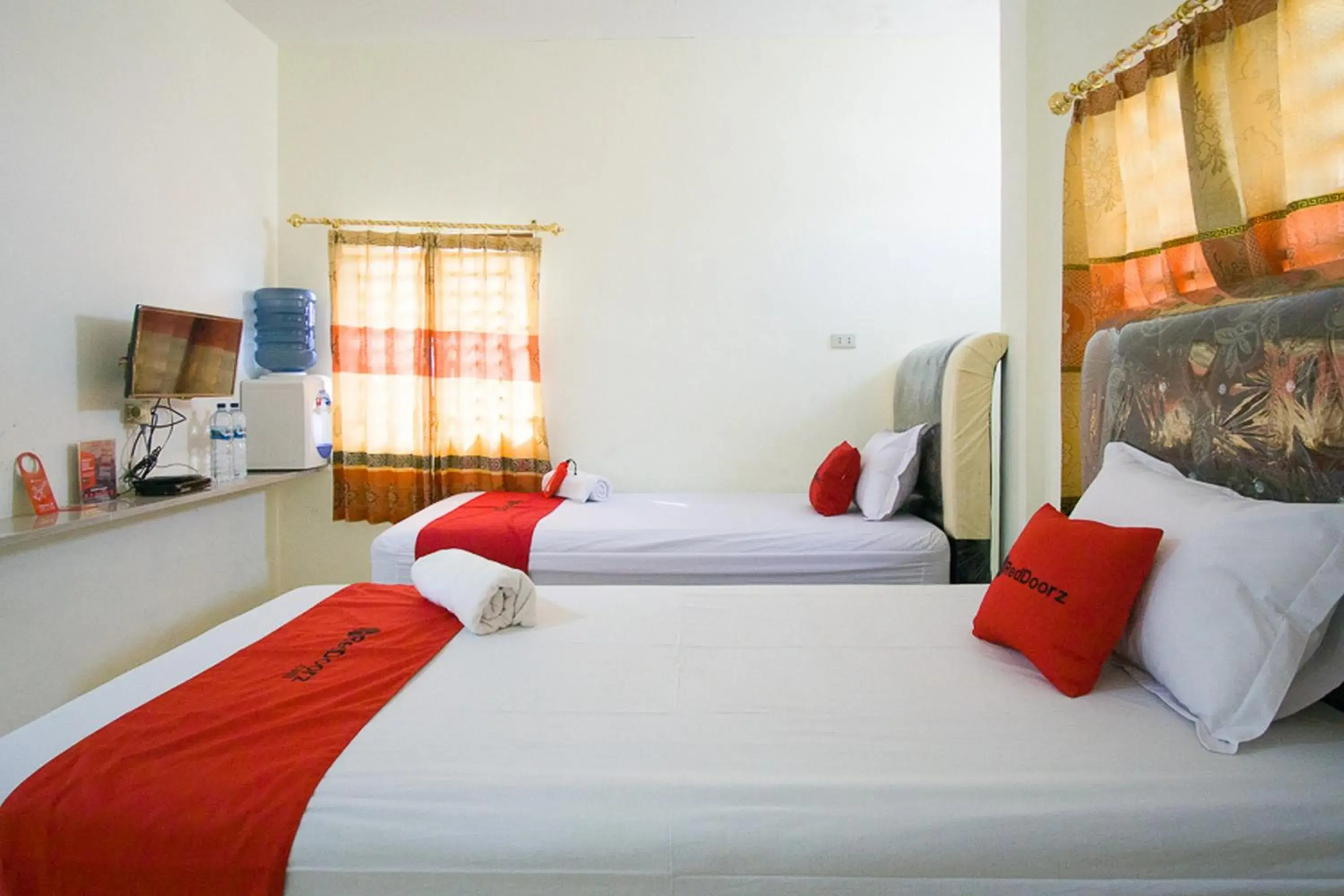 Bedroom, Bed in RedDoorz @ Pematangsiantar 2 Bedroom, Bed in RedDoorz @ Pematangsiantar 2