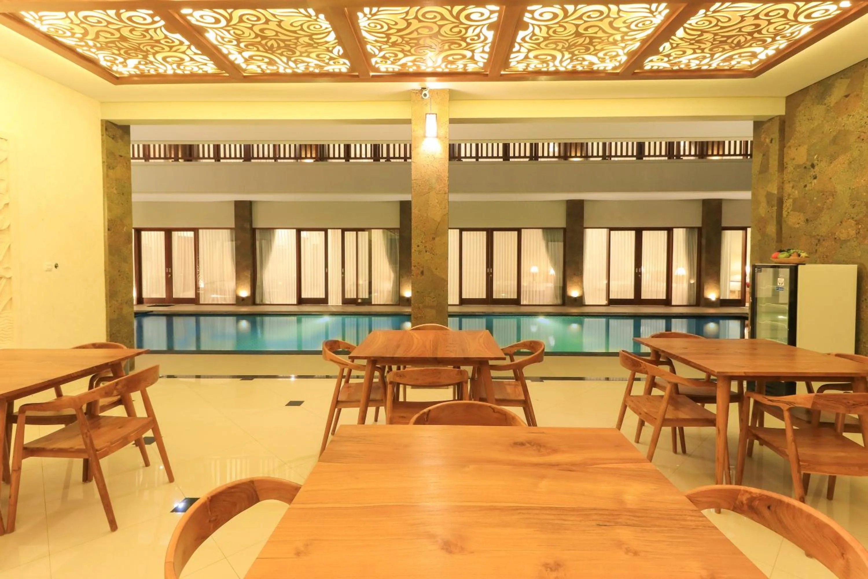 Restaurant/places to eat in Linda Villa 2