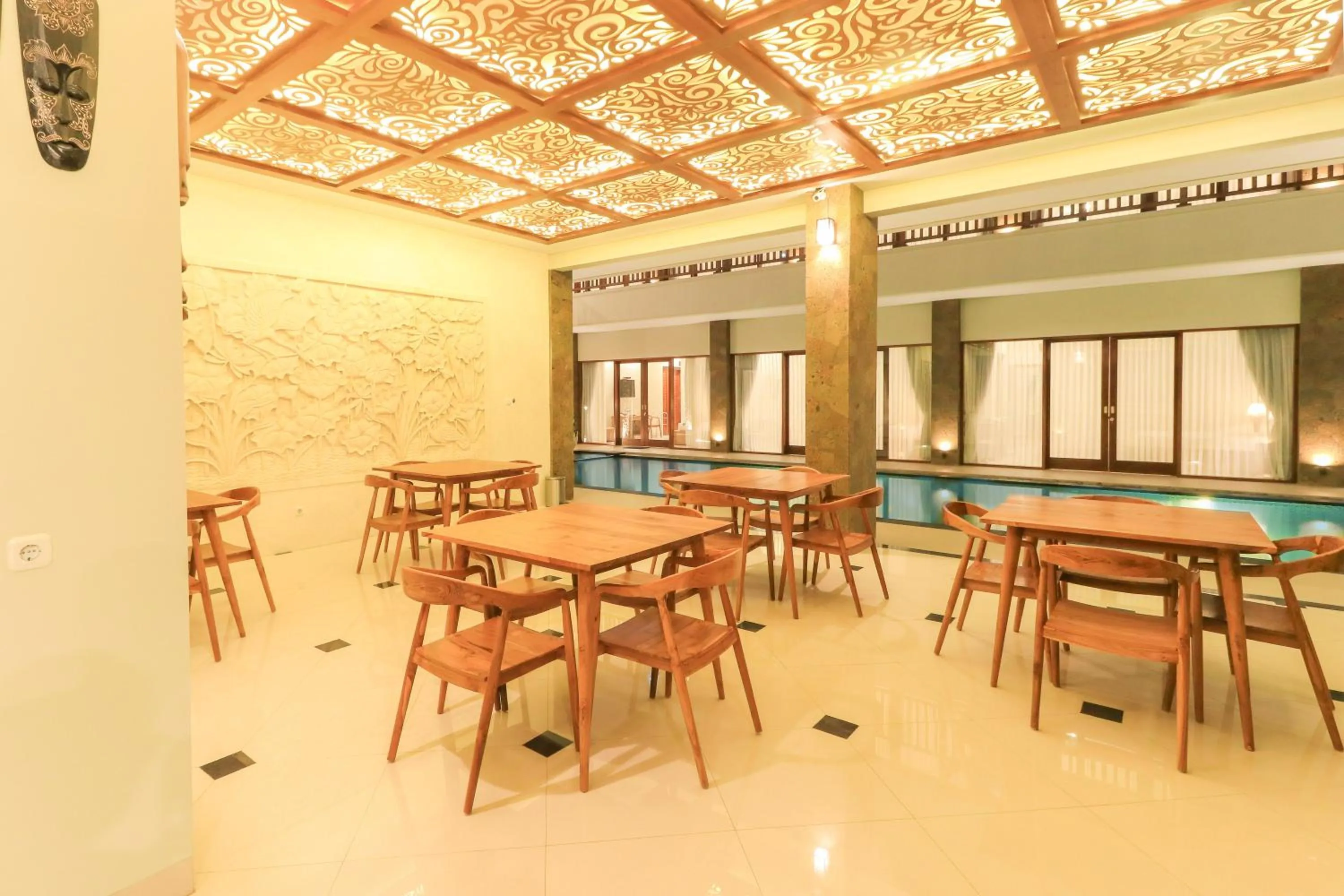 Restaurant/places to eat in Linda Villa 2